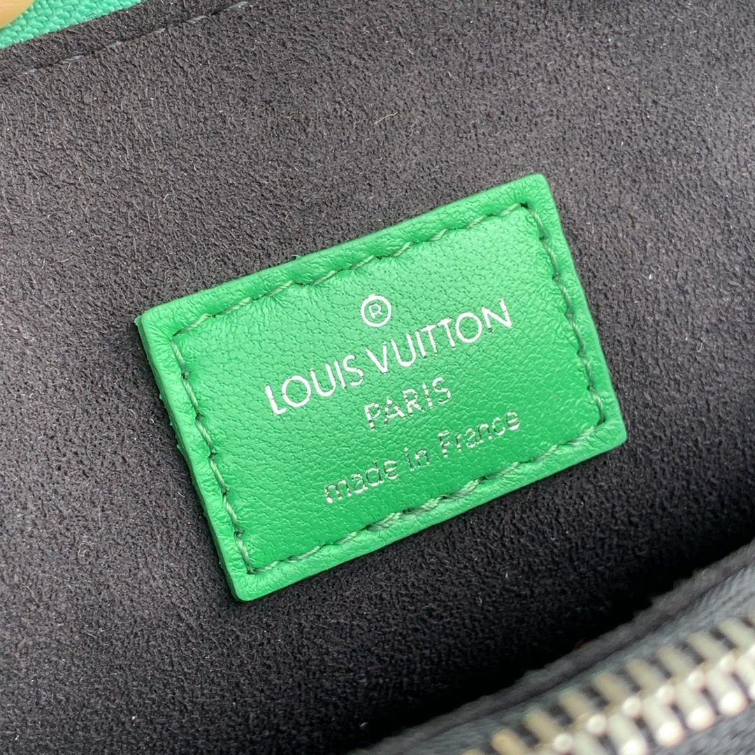 Louis Vuitton LV Coussin 链条斜挎包 M57936绿色