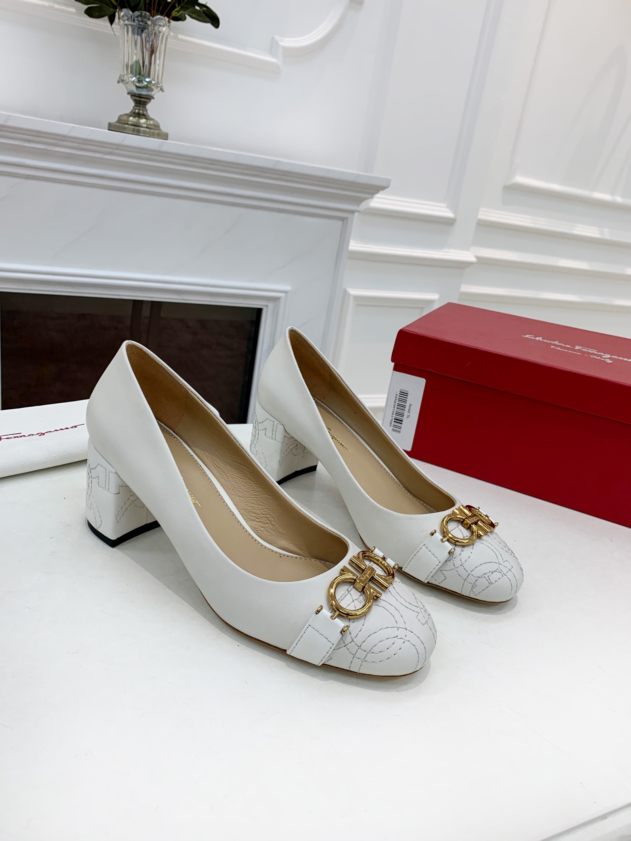 Ferragamo women's shoes Salvatore Ferragamo / ， 5.5 35-39(40 ） 280 — photo 4