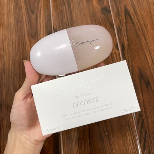 DECORTÉ Comfort Day Mist: Set & Protect, Long-Lasting Hydration - 60ml 1 DECORTÉ Comfort Day Mist: Set & Protect, Long-Lasting Hydration - 60ml