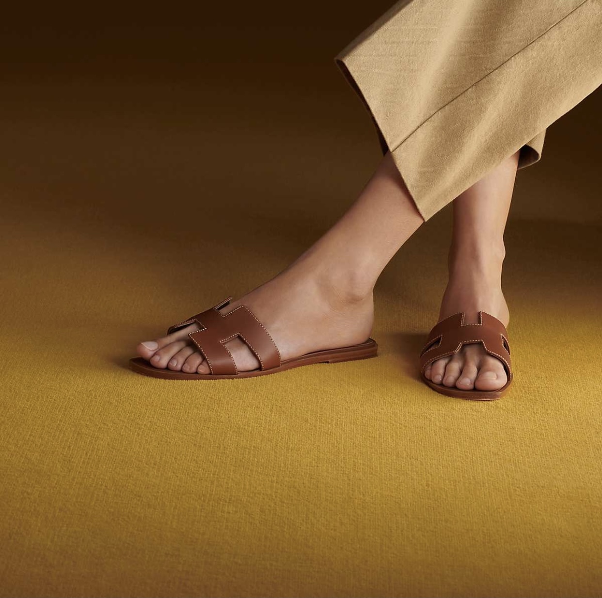 NO:253997,Classic sandalwood color - H-shaped flat-soled Oran series slippers (a very retro pair), slippers, slippers19860909经典檀香木色-H型平底Oran系列拖鞋（非常复古的一双）,拖鞋,slippers,Women's Shoes