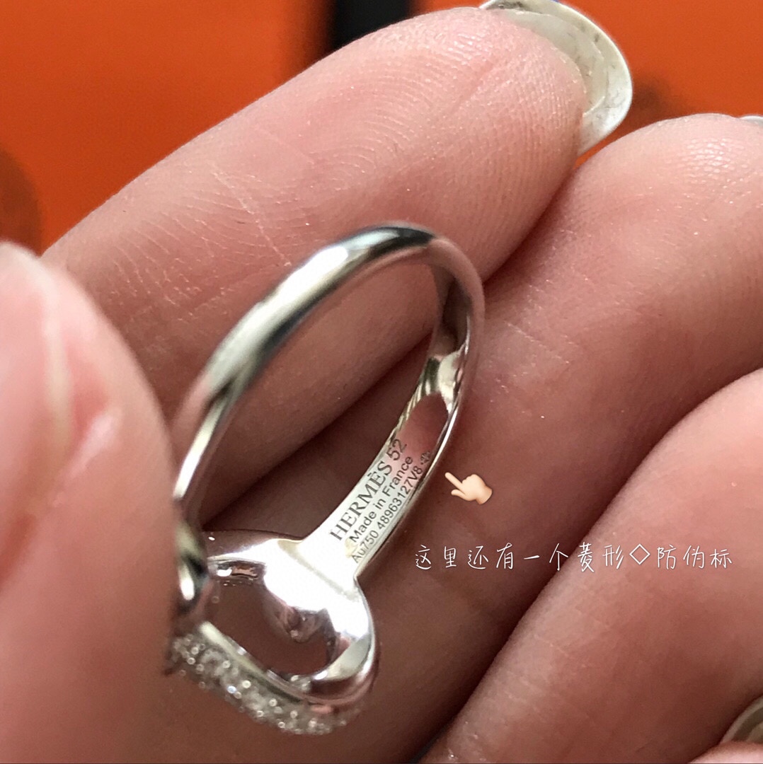 【】 现huo，纯银精工版本，网红全民款！，码数分6/7/8，对应ZG的52/54/56，H马鞍带钻戒指