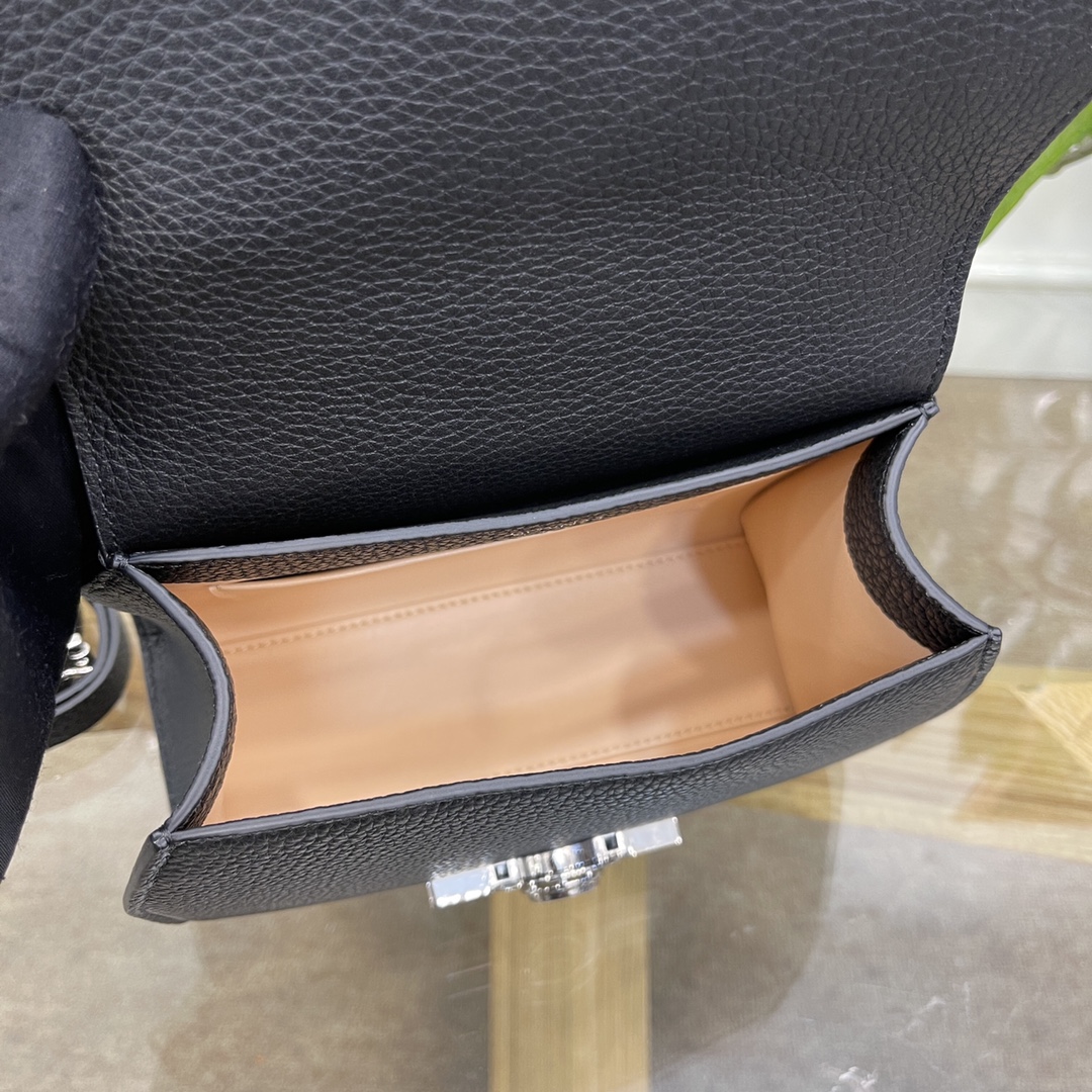 Moynat Mona Réjane Handbag: Modern Tribute to French Theatre in Art Deco Style - 图片 9