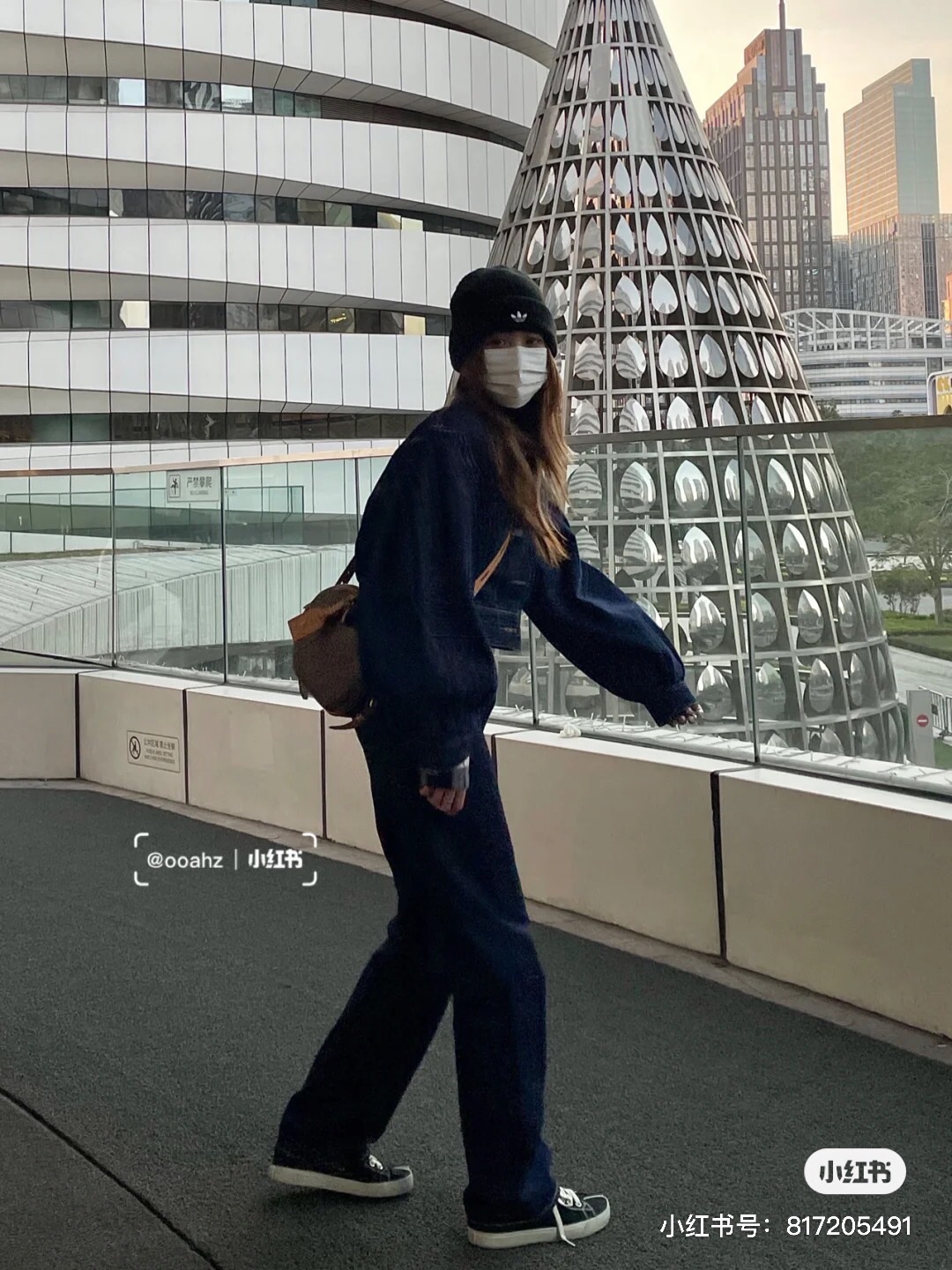 圆饼的风一直吹得特别强 但；它真的超级好看
不拔草 绝对对不起自己🐛
