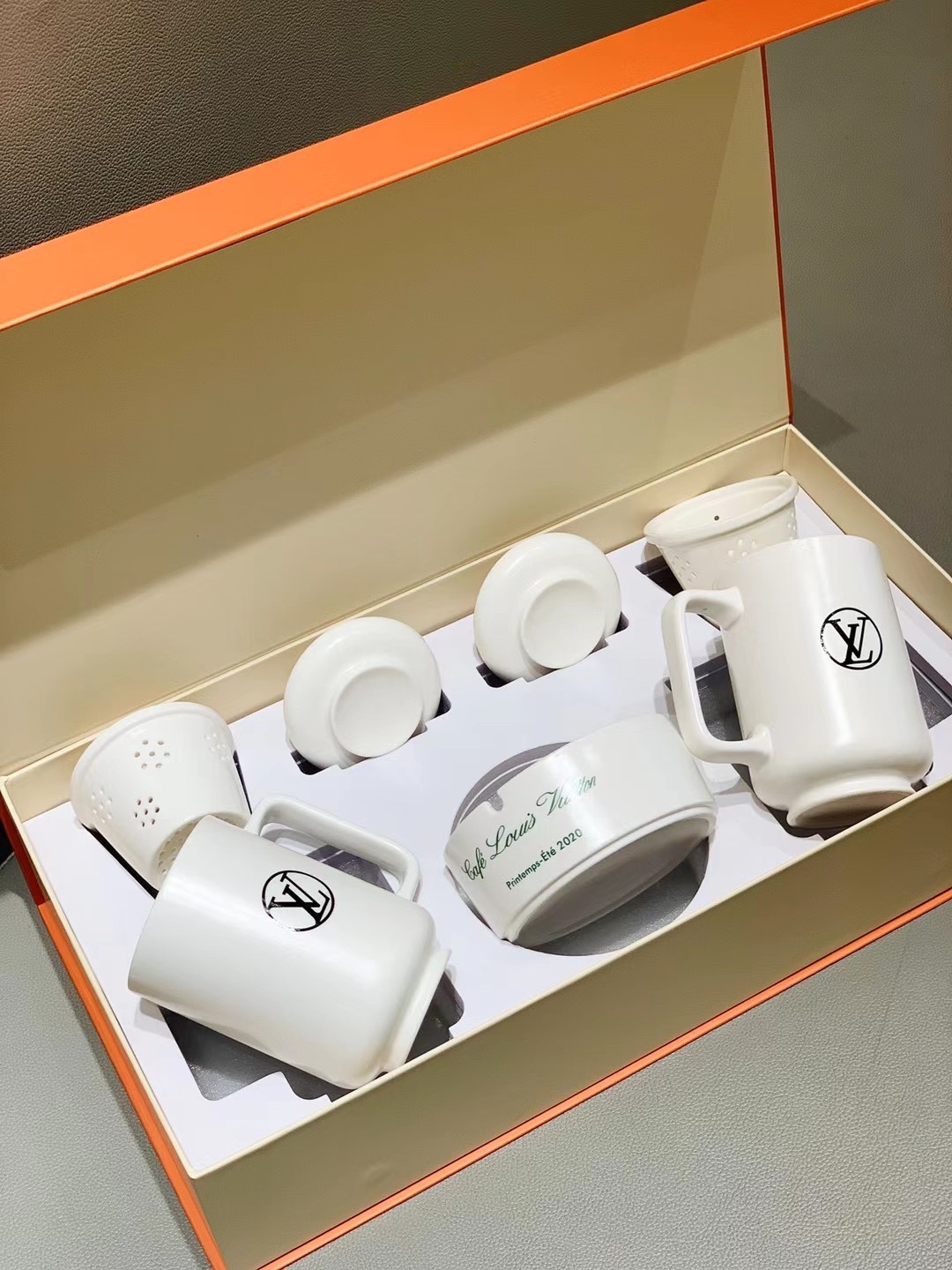 Louis Vuitton Limited Edition Tea Set - Comprehensive 4