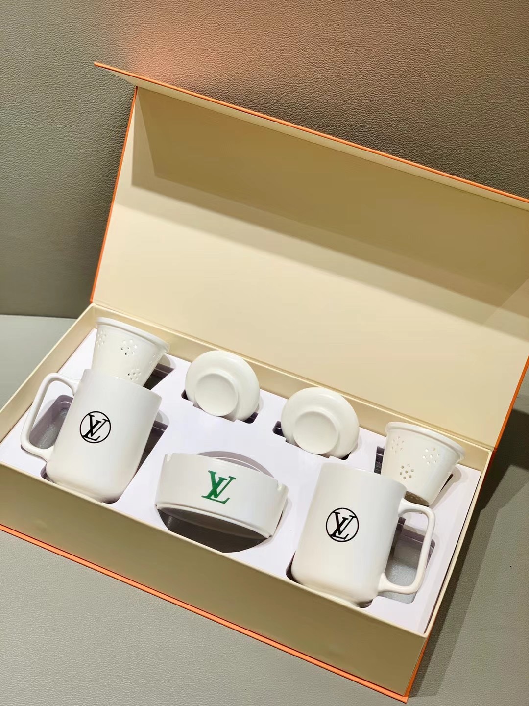Louis Vuitton Limited Edition Tea Set - Comprehensive 2