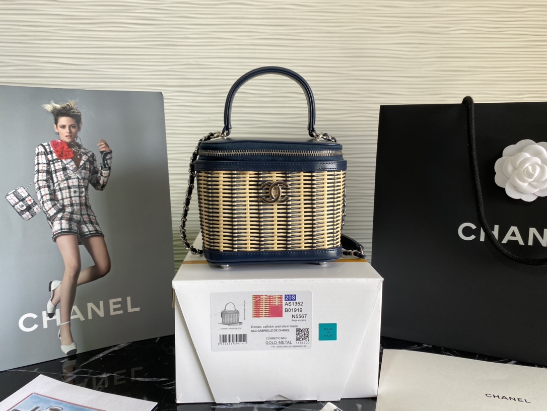 Chanel Rare edition counter channel