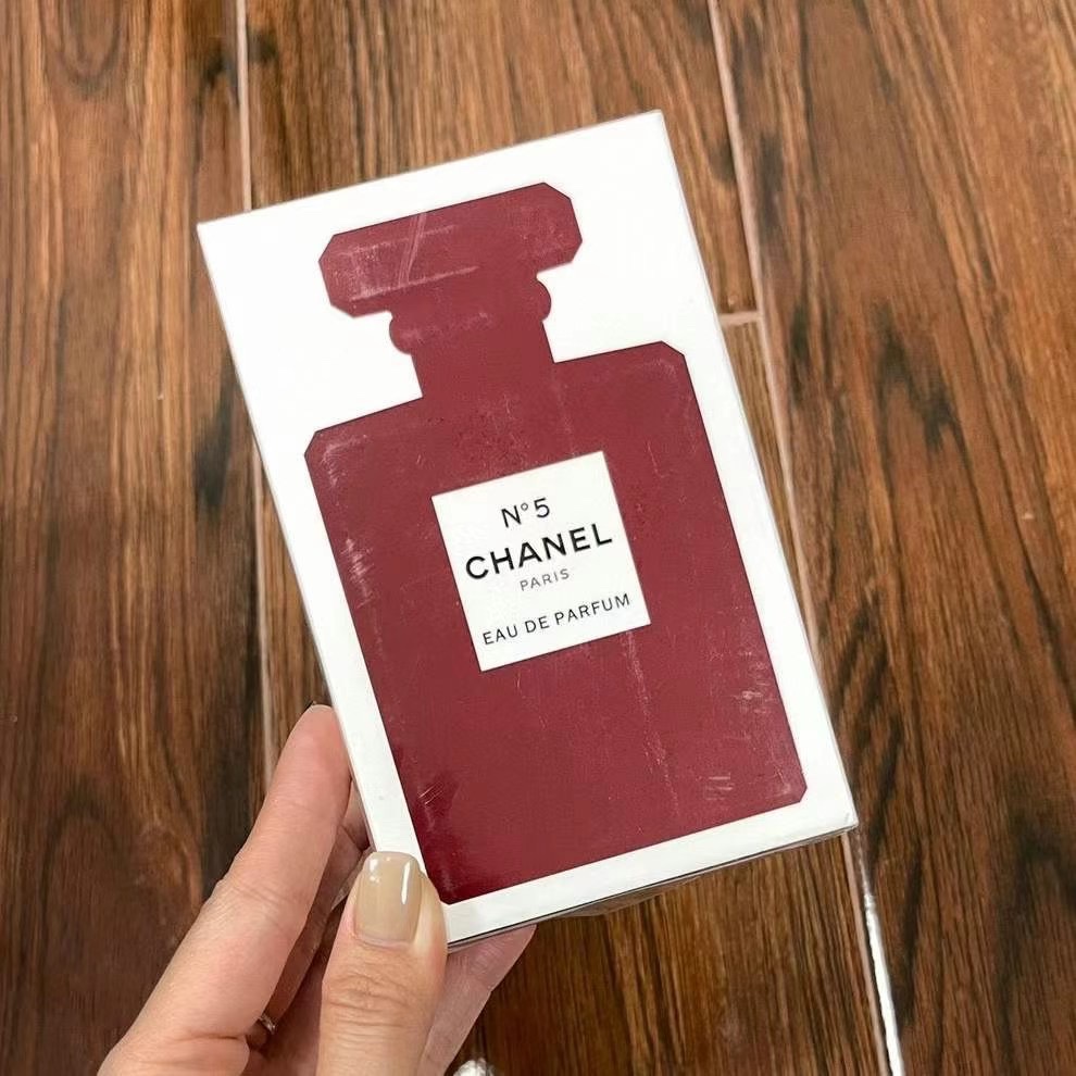 Chanel N°5 Limited Edition Red Bottle Eau de Parfum - 100ml 2 i1616058408 8340 0