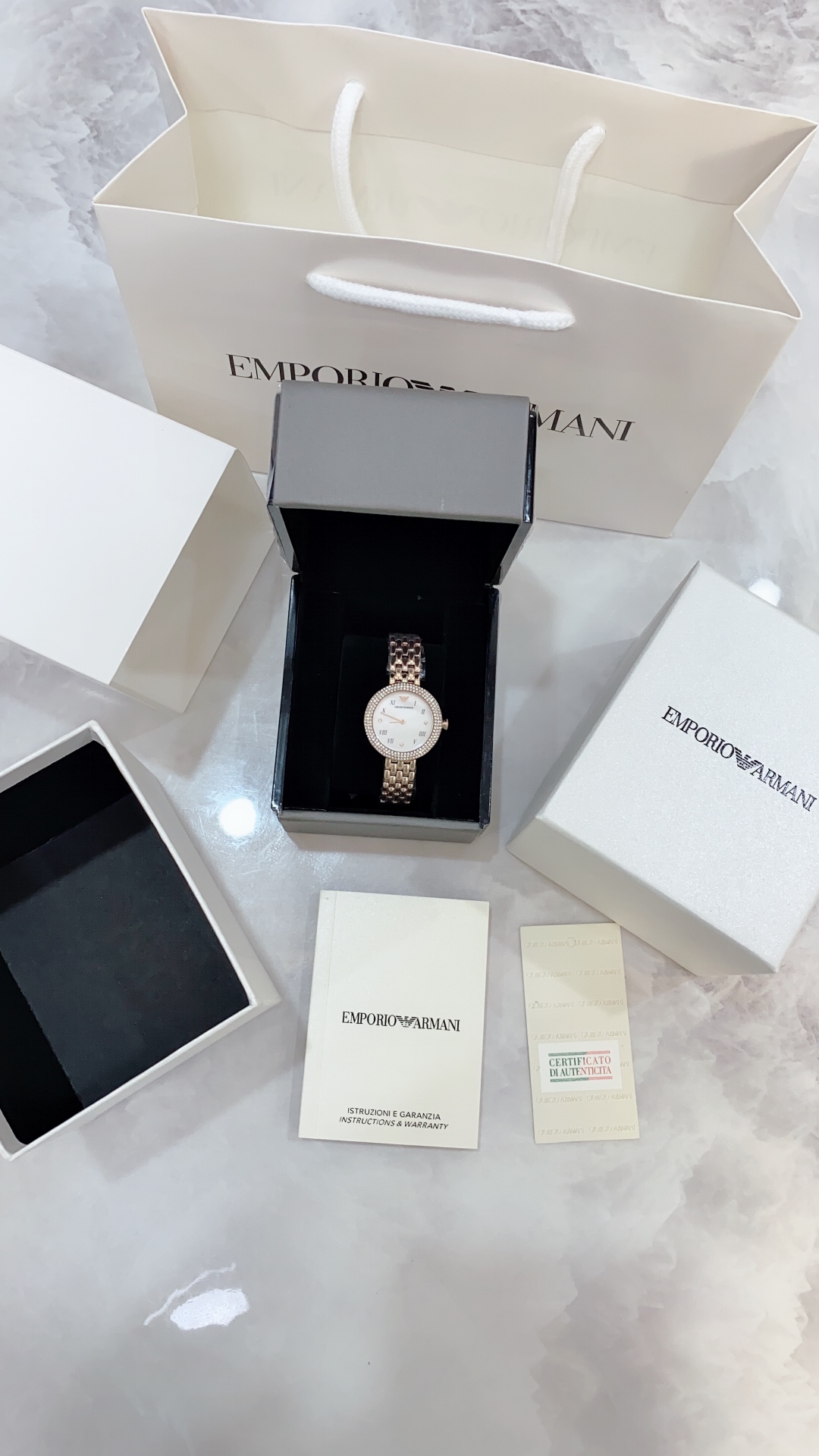 Sitio web oficial del mostrador Serie Armani ROSA genuina modelo AR11355 nuevo reloj para mujer aliento de bebé donut d…