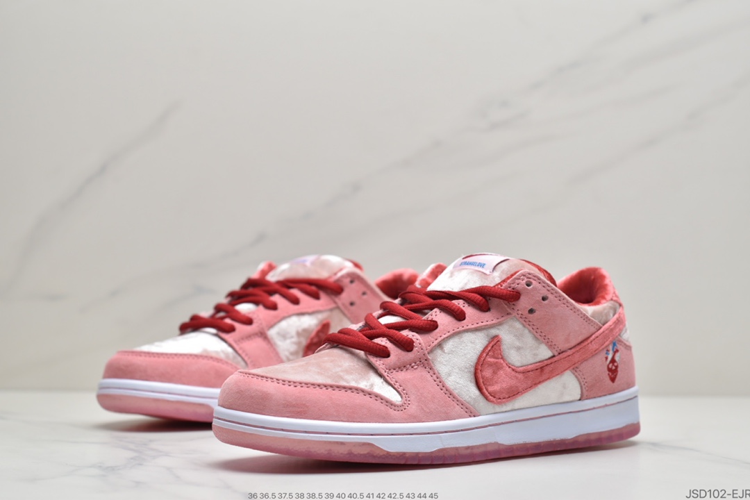 200 StrangeLove x Nike SB Dunk Low”Valentine’s Day”扣篮系列低帮经典百搭休闲运动板鞋“情人节白粉丝绒”CT2552-800