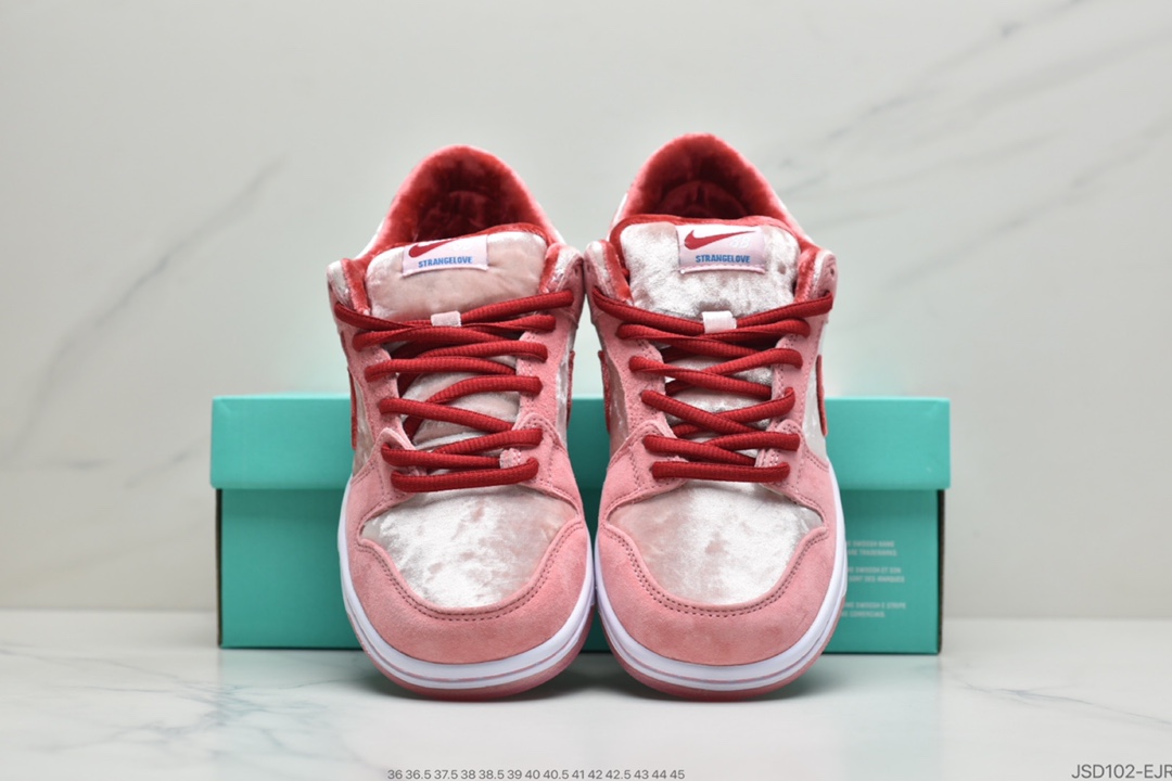 200 StrangeLove x Nike SB Dunk Low”Valentine’s Day”扣篮系列低帮经典百搭休闲运动板鞋“情人节白粉丝绒”CT2552-800