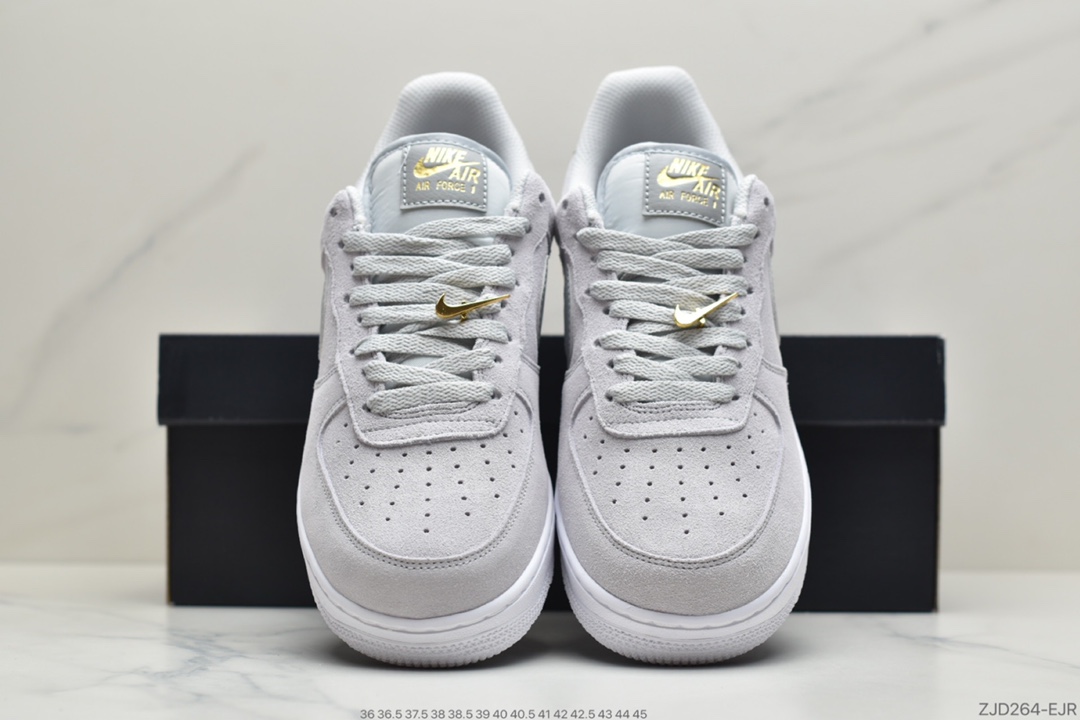 240 耐克Nike Air Force 1 Low “白红勾金标” 这双鞋采用低帮 DC4458-001-莆田鞋,莆田鞋货源,高仿鞋,高仿鞋货源,安福档口,莆田高仿鞋,莆田鞋批发,高仿鞋批发,莆田高仿运动鞋,高仿运动鞋,莆田运动鞋 240 耐克Nike Air Force 1 Low “白红勾金标” 这双鞋采用低帮 DC4458-001