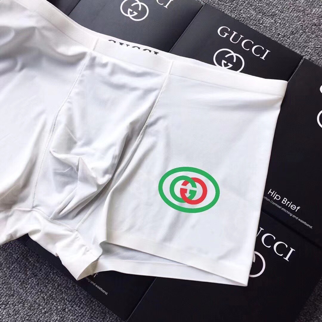  GUCCI 古奇 夏季必备男士内裤 经典款！采用无痕拼接 无缝压胶工艺 高档羊奶丝材质 轻薄透气丝滑 