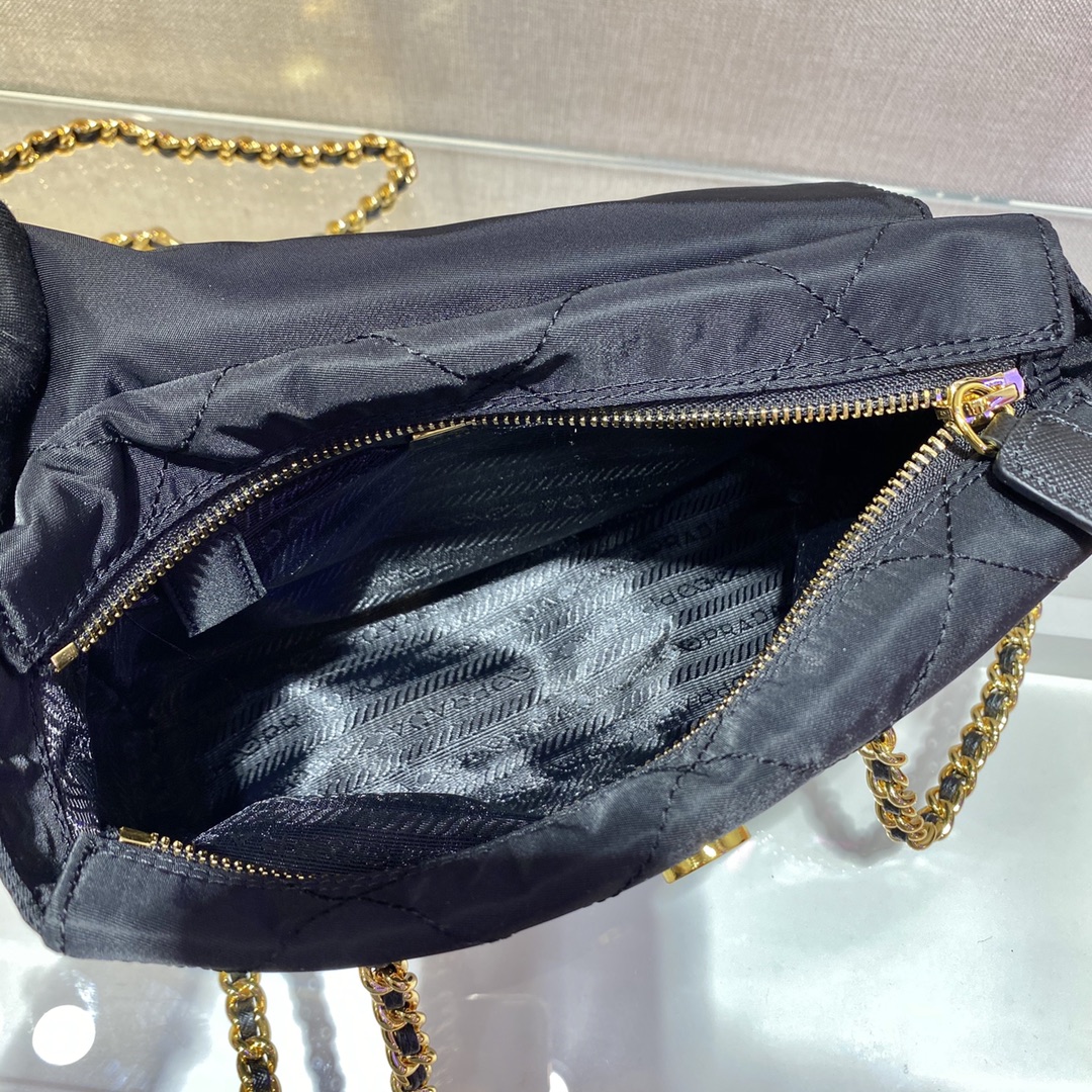 PRADA普拉达Vintage中古链条菱格流浪包1BD625