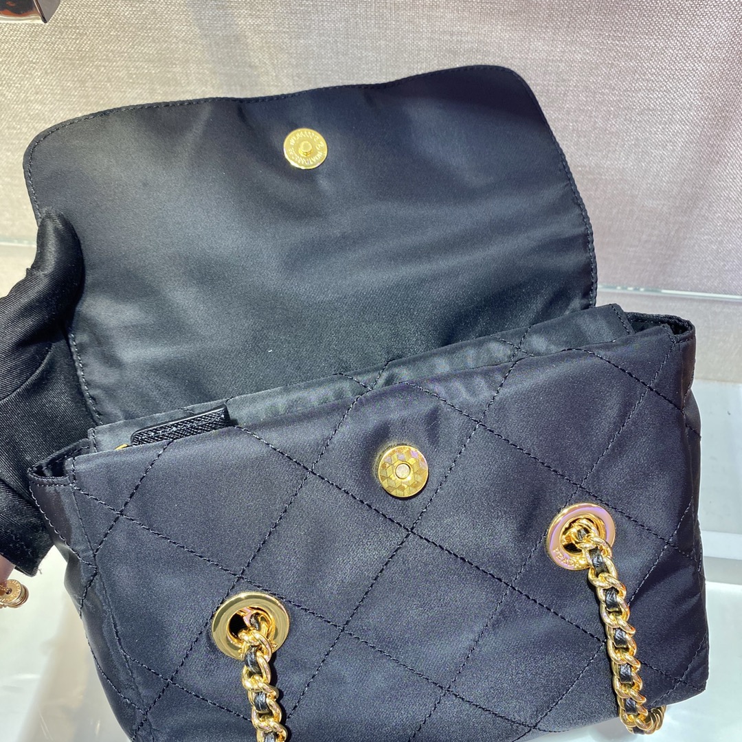 PRADA普拉达Vintage中古链条菱格流浪包1BD625