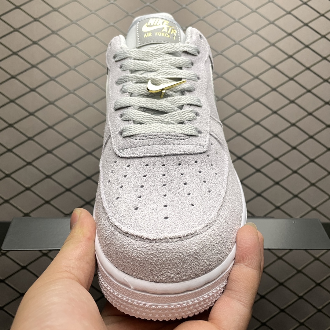 240 NK Air Force 1 ’07 空军一号低帮运动休闲板鞋 DC4458-001