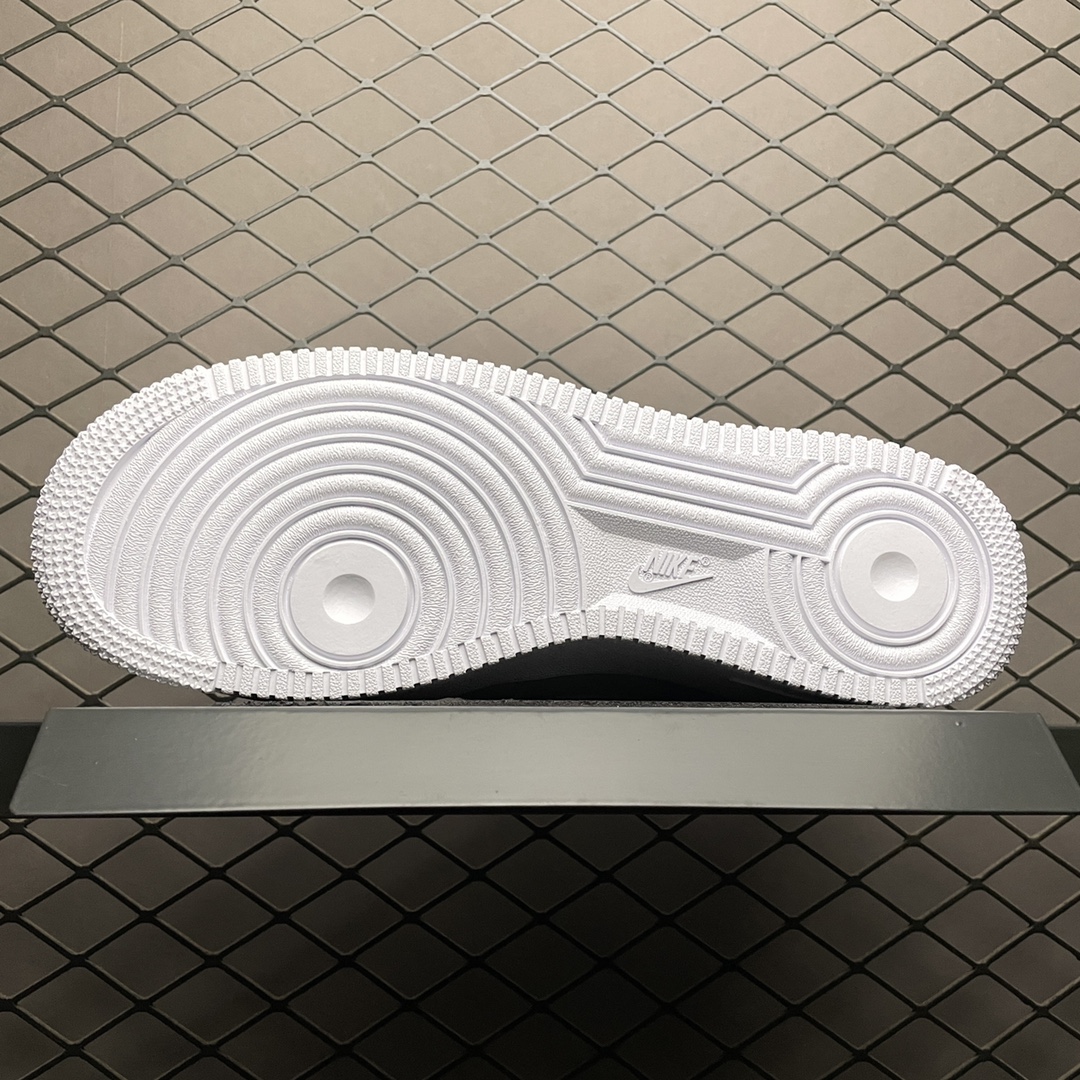 240 NK Air Force 1 ’07 空军一号低帮运动休闲板鞋 DC4458-001