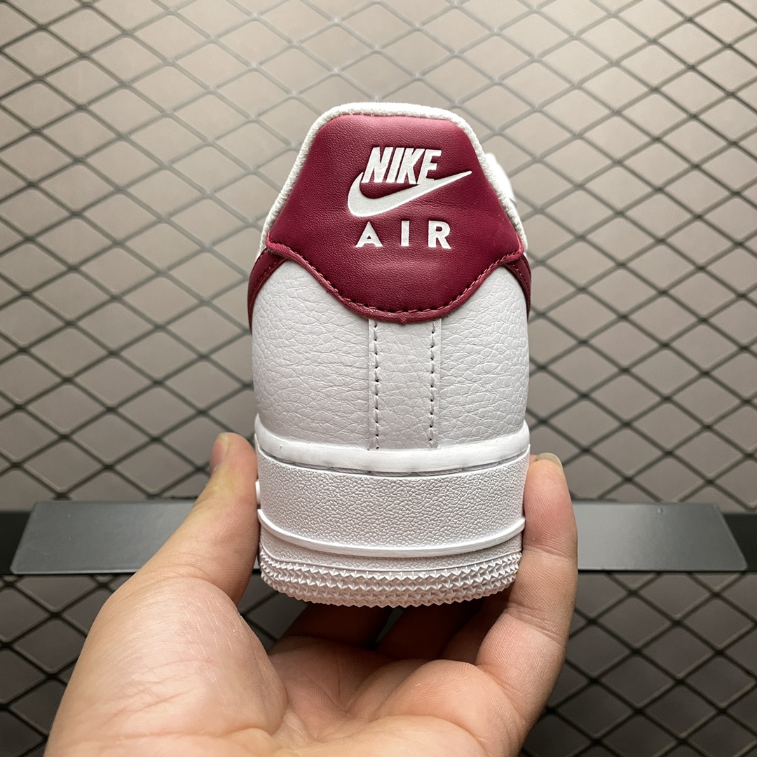 240 NK Air Force 1 ’07 空军一号低帮运动休闲板鞋 315115-154