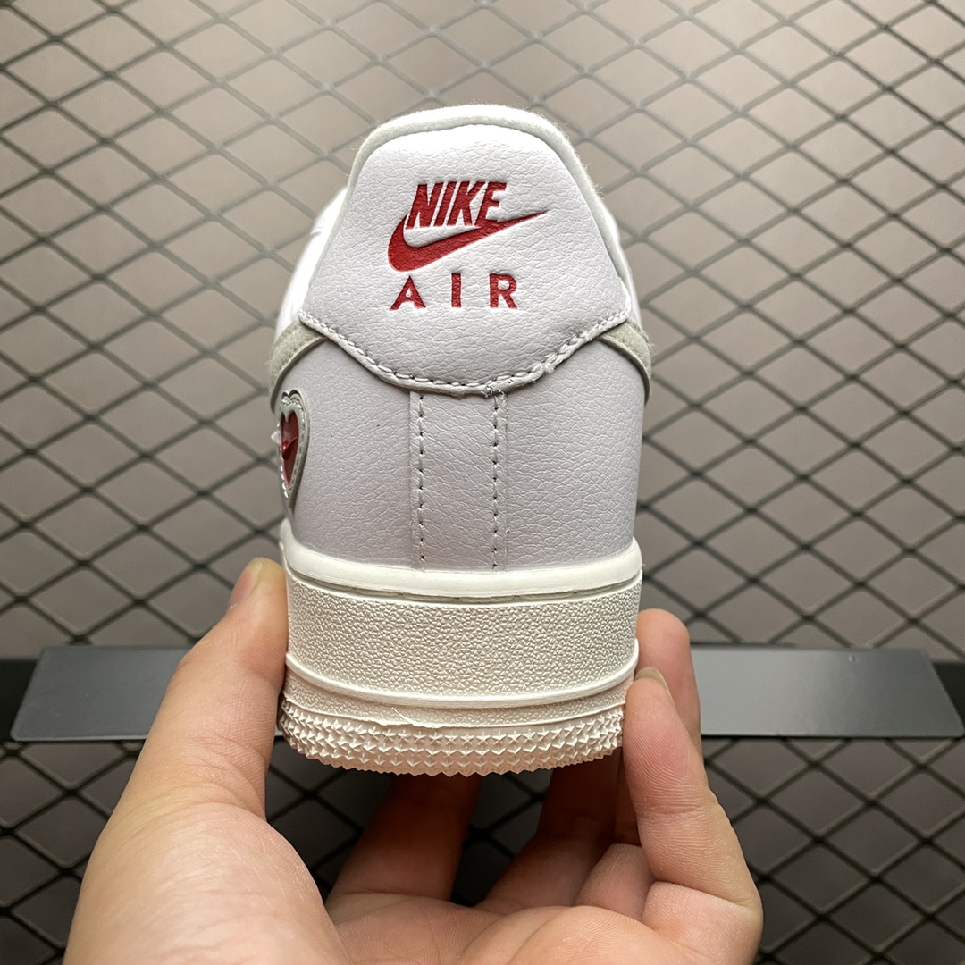 240 NK Air Force 1 ’07 空军一号低帮运动休闲板鞋 DD7117-100