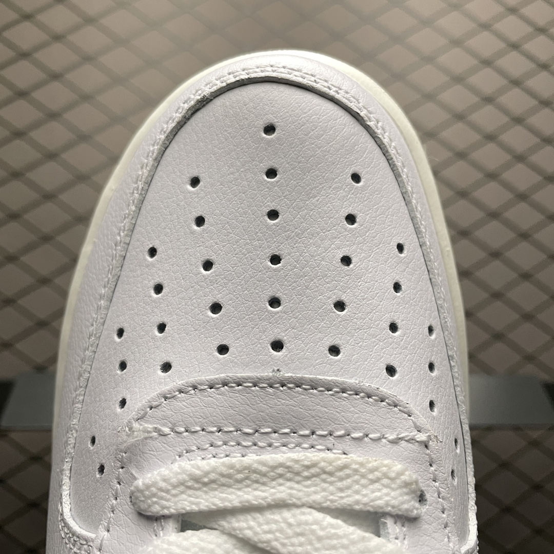 240 NK Air Force 1 ’07 空军一号低帮运动休闲板鞋 DD7117-100