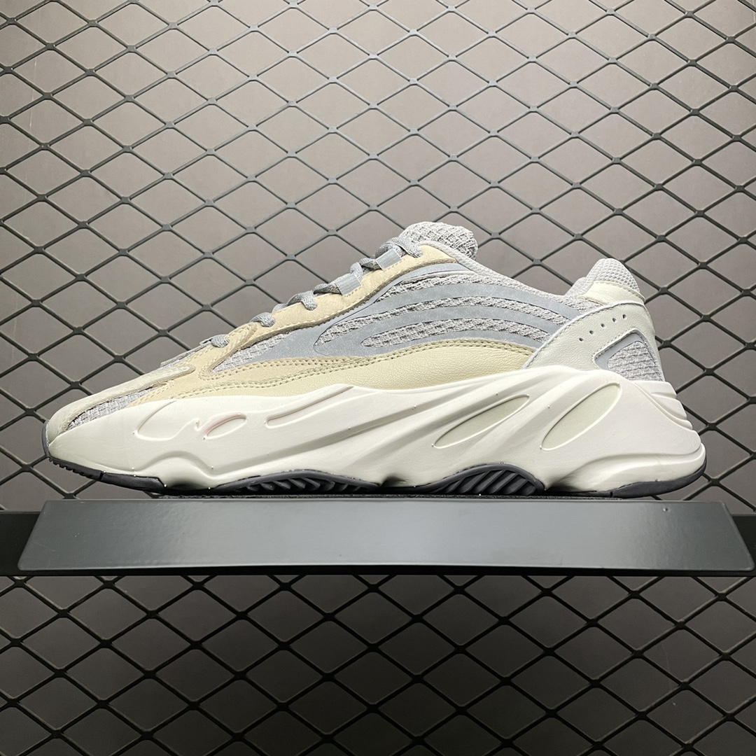 260 AD 阿迪 YEEZY 椰子 700V2 ”Cream” 棕白灰 奶油 GY7924 侃爷椰子3M反光复古老爹鞋