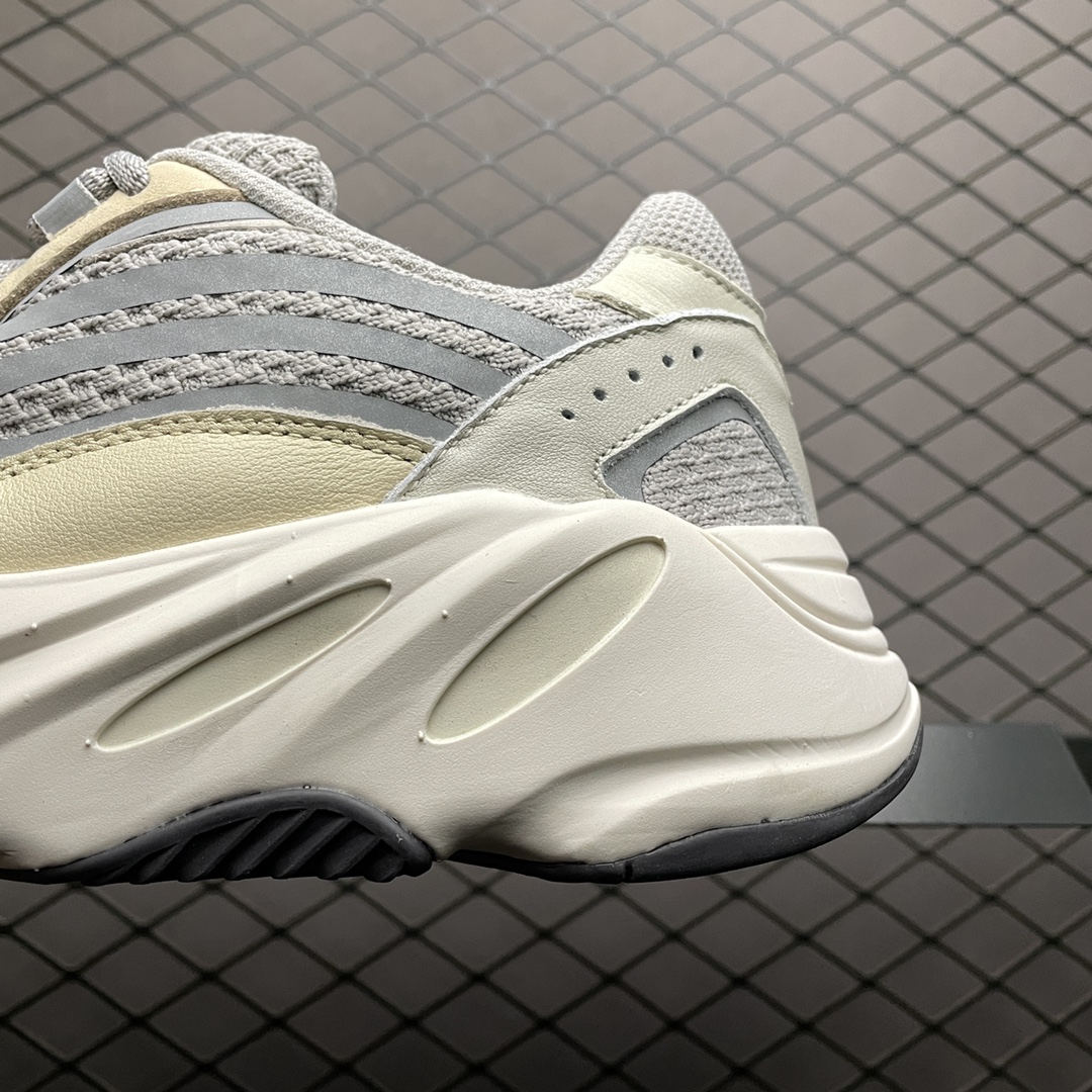 260 AD 阿迪 YEEZY 椰子 700V2 ”Cream” 棕白灰 奶油 GY7924 侃爷椰子3M反光复古老爹鞋