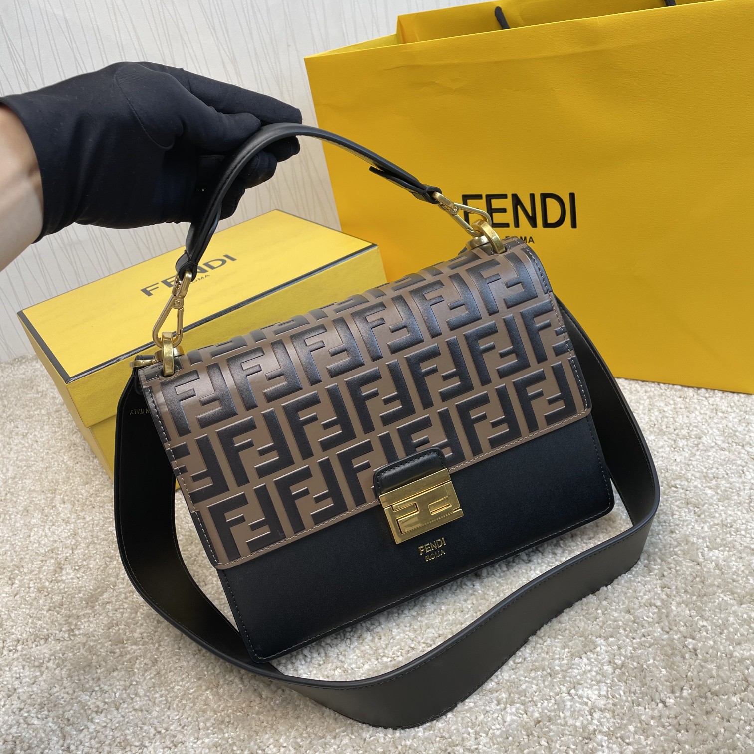 P580 FENDI （芬迪）Kan I 大号8839 摩卡啡