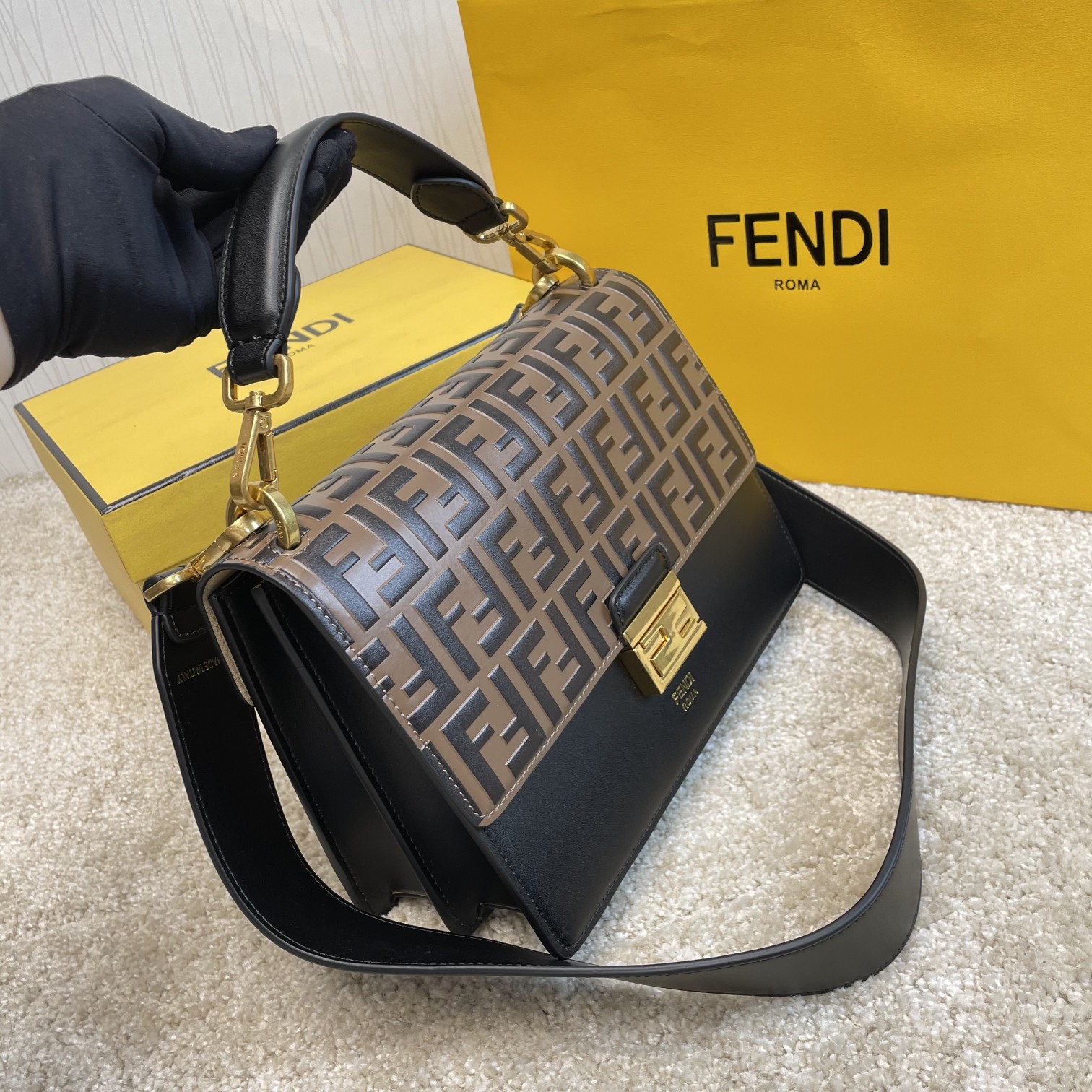 P580 FENDI （芬迪）Kan I 大号8839 摩卡啡