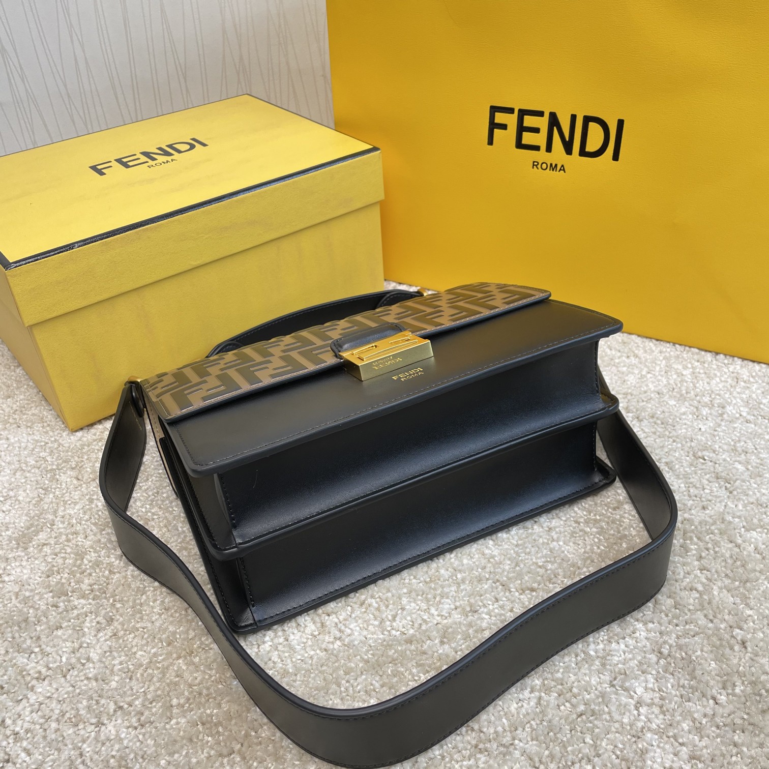 P580 FENDI （芬迪）Kan I 大号8839 摩卡啡