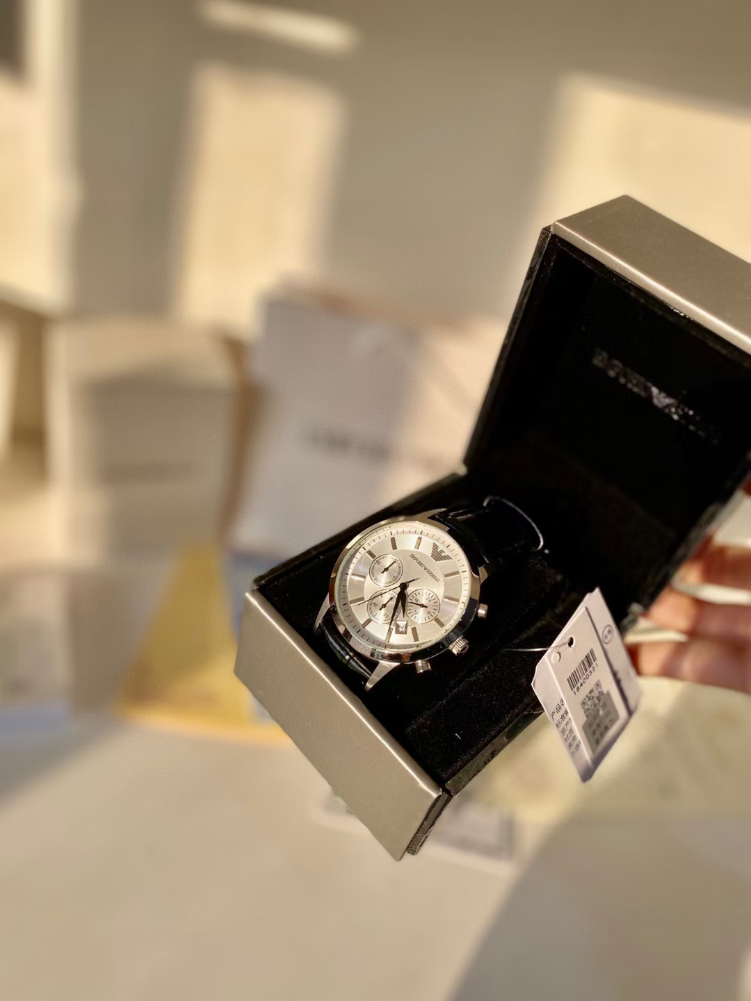 Zenium AR2458: Amani Armani’s Exclusive Steel Watch for Men’s Fashion Statement - 图片 3