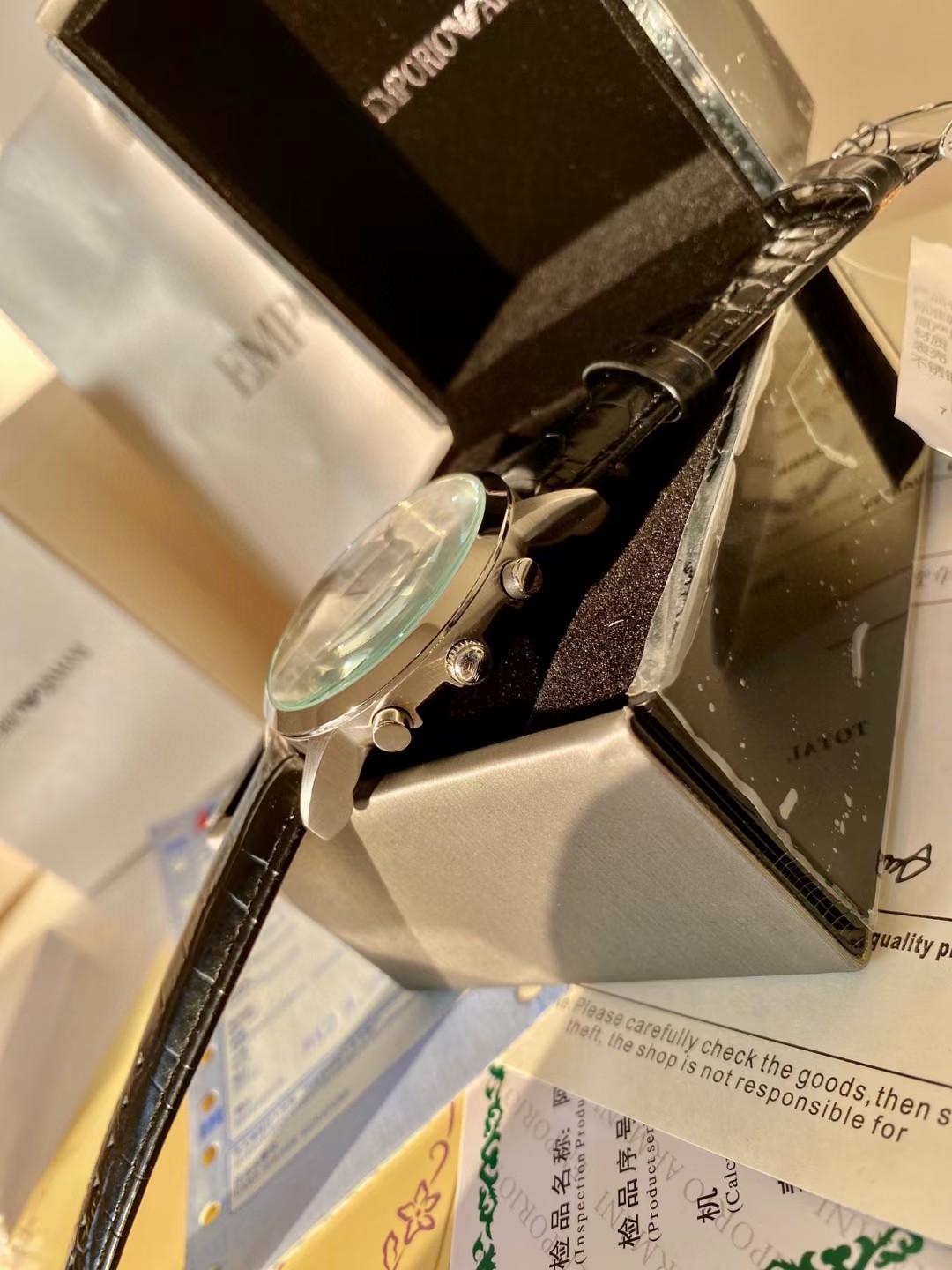 Zenium AR2458: Amani Armani’s Exclusive Steel Watch for Men’s Fashion Statement - 图片 7
