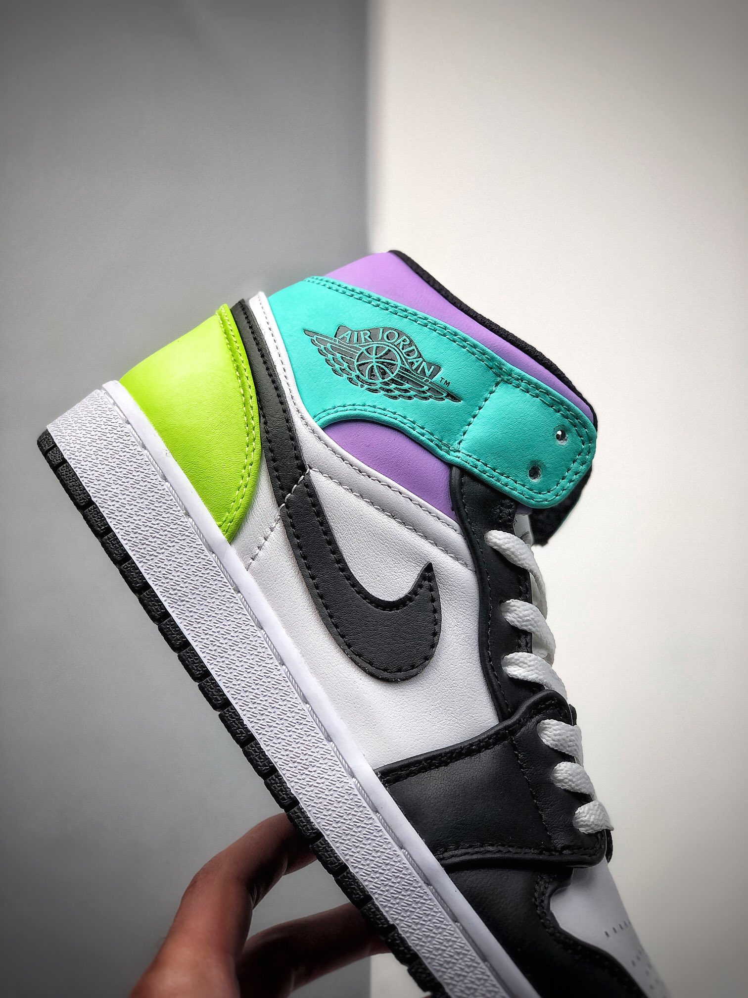 240 Air Jordan AJ1 MID 内置全掌气垫 554725-175-莆田鞋,莆田鞋货源,高仿鞋,高仿鞋货源,安福档口,莆田高仿鞋,莆田鞋批发,高仿鞋批发,莆田高仿运动鞋,高仿运动鞋,莆田运动鞋 240 Air Jordan AJ1 MID 内置全掌气垫 554725-175