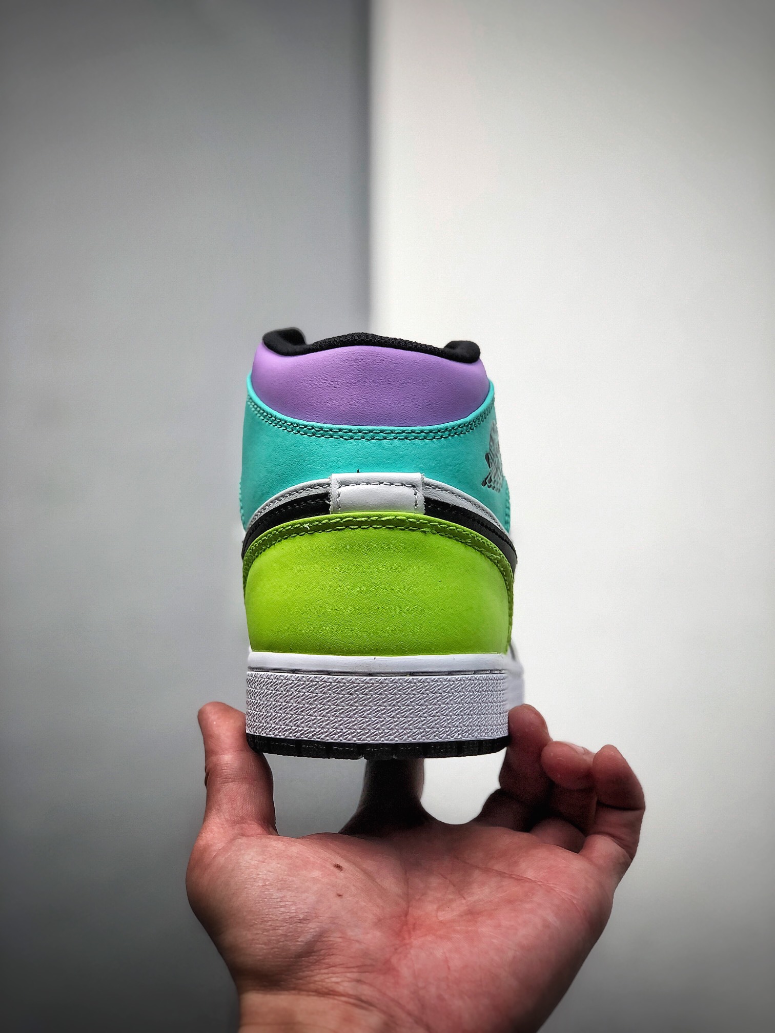 240 Air Jordan AJ1 MID 内置全掌气垫 554725-175-莆田鞋,莆田鞋货源,高仿鞋,高仿鞋货源,安福档口,莆田高仿鞋,莆田鞋批发,高仿鞋批发,莆田高仿运动鞋,高仿运动鞋,莆田运动鞋 240 Air Jordan AJ1 MID 内置全掌气垫 554725-175