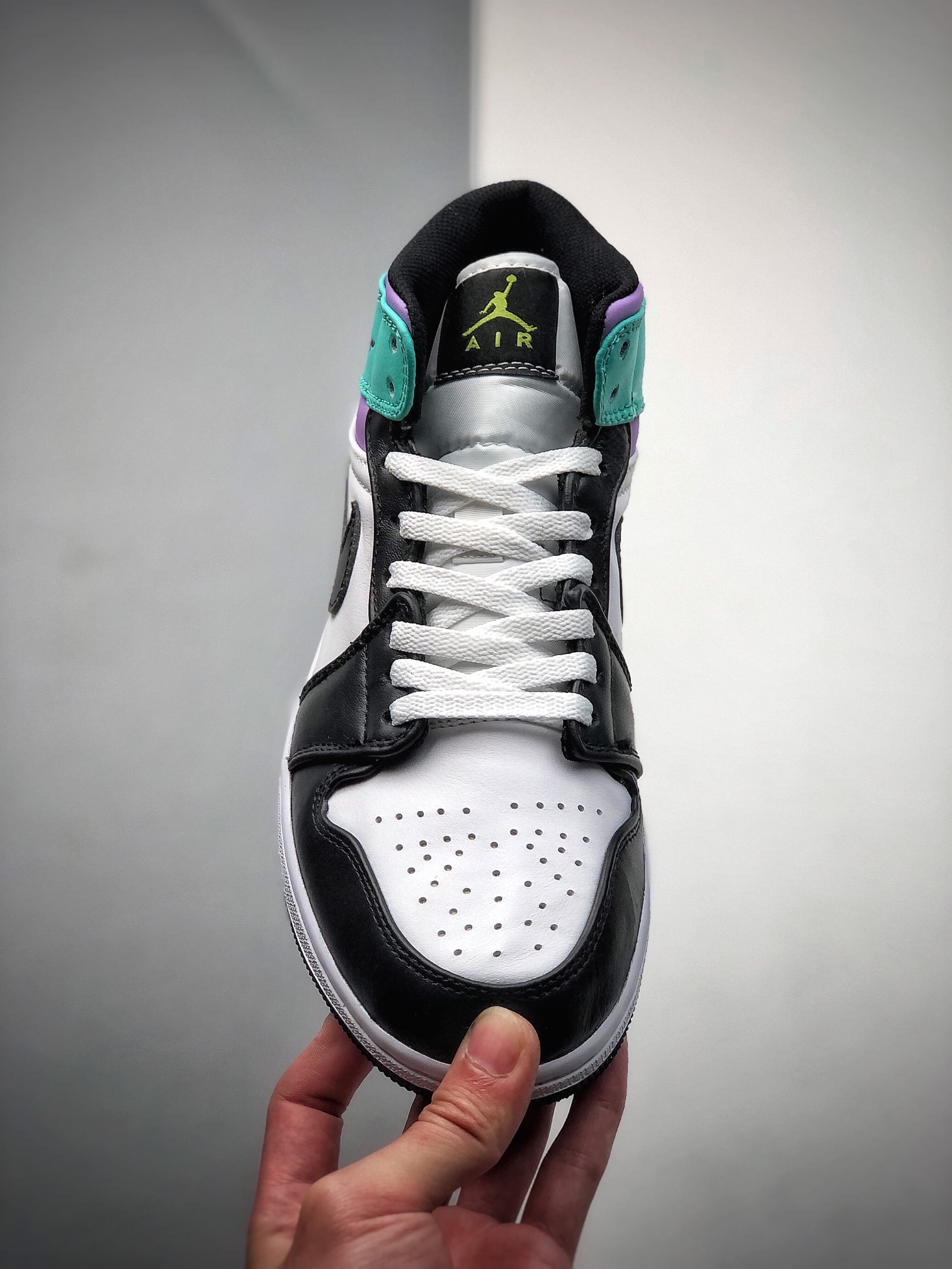 240 Air Jordan AJ1 MID 内置全掌气垫 554725-175-莆田鞋,莆田鞋货源,高仿鞋,高仿鞋货源,安福档口,莆田高仿鞋,莆田鞋批发,高仿鞋批发,莆田高仿运动鞋,高仿运动鞋,莆田运动鞋 240 Air Jordan AJ1 MID 内置全掌气垫 554725-175