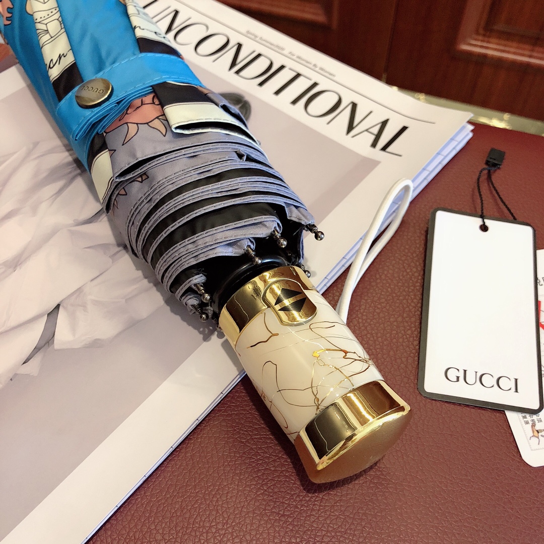 GUCCI古驰最新火爆小熊舞会极品G家自动伞重磅呈现一直以奢华以对时尚的独特设计而享有盛誉独特的古奇图案