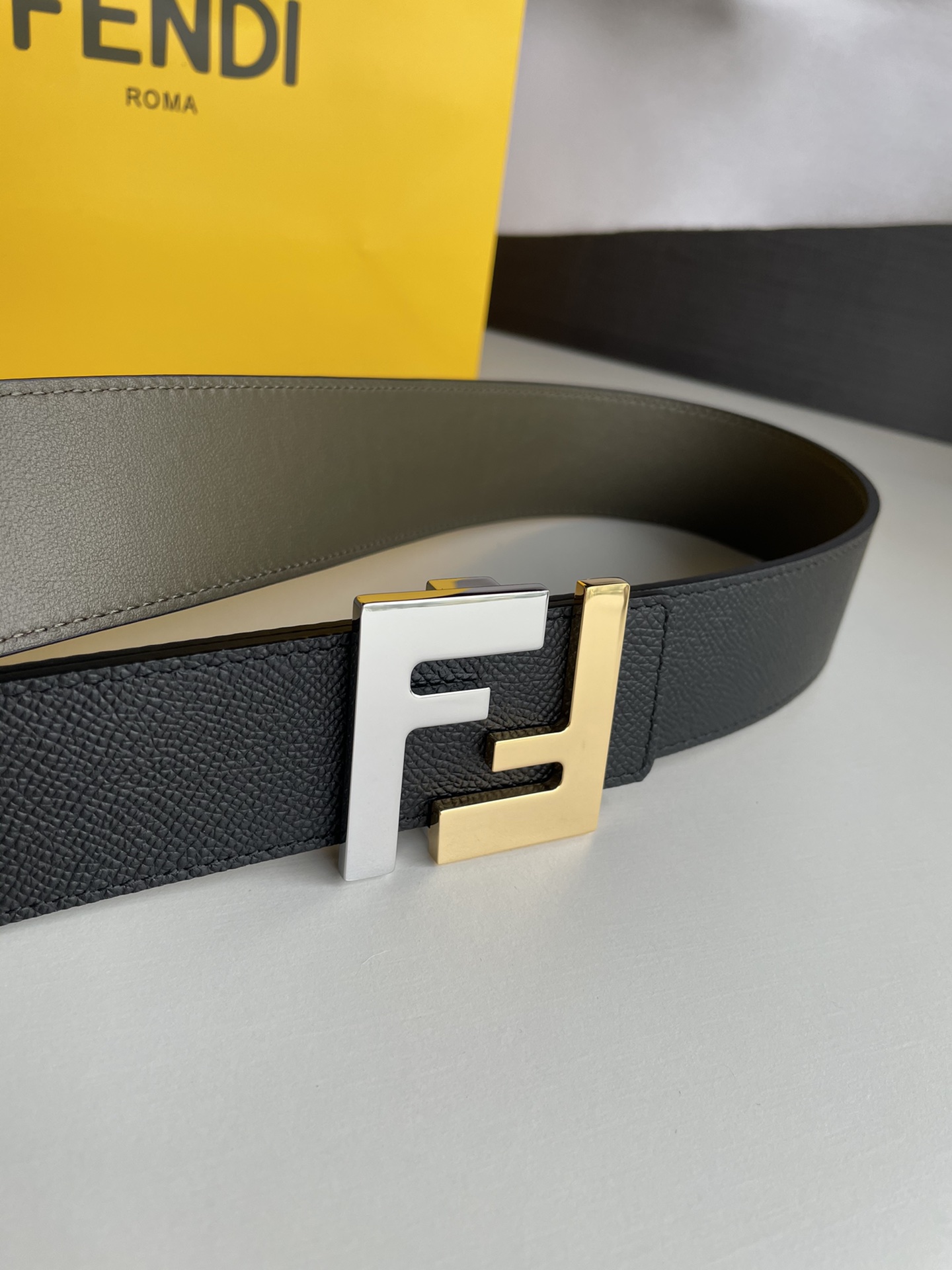Fendi 品质 免税包装 𝕎𝕚𝕕𝕥𝕙：𝟰 𝟬𝗰𝗺 顶尖做工 𝓈𝓅免检版 FENDI芬迪