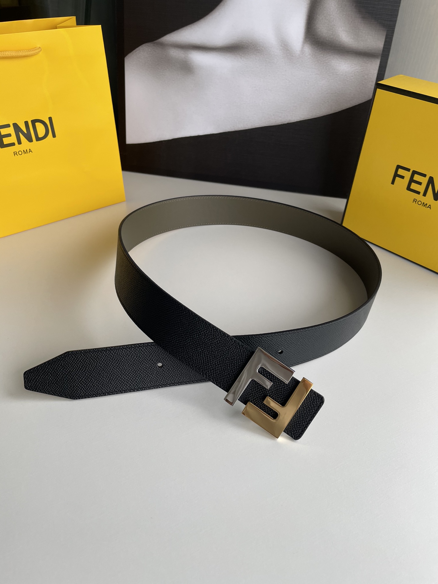 Fendi 品质 免税包装 𝕎𝕚𝕕𝕥𝕙：𝟰 𝟬𝗰𝗺 顶尖做工 𝓈𝓅免检版 FENDI芬迪