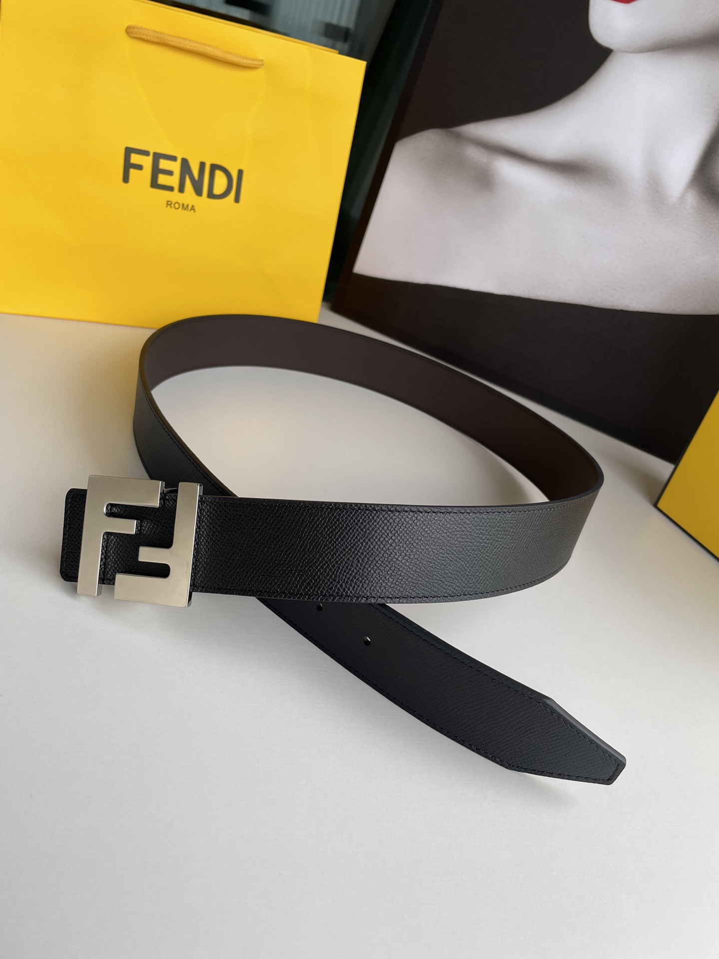 Fendi 品质 免税包装 𝕎𝕚𝕕𝕥𝕙：𝟰 𝟬𝗰𝗺 顶尖做工 𝓈𝓅免检版 FENDI芬迪