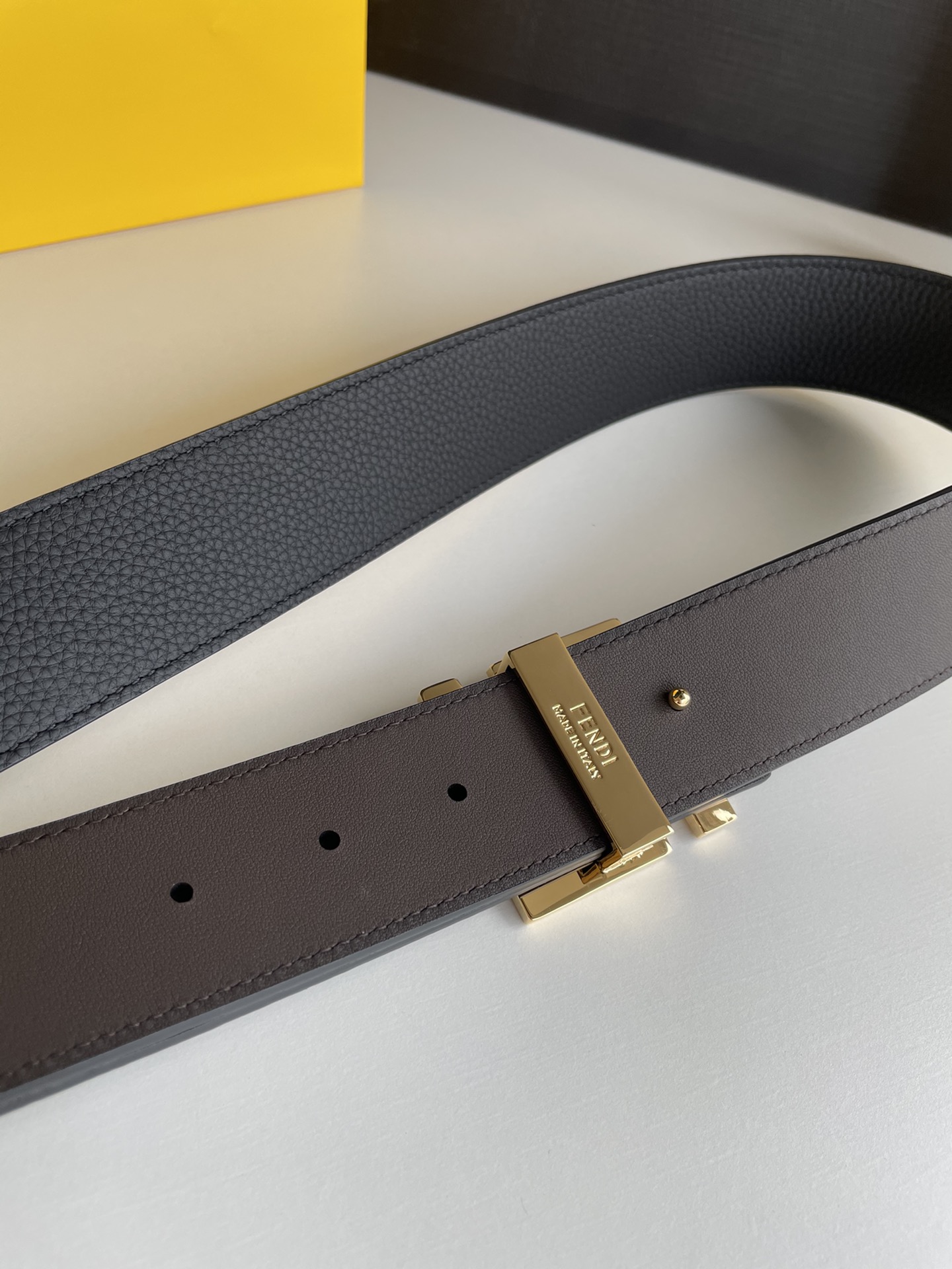 Fendi 品质 免税包装 𝕎𝕚𝕕𝕥𝕙：𝟰 𝟬𝗰𝗺 顶尖做工 𝓈𝓅免检版 FENDI芬迪