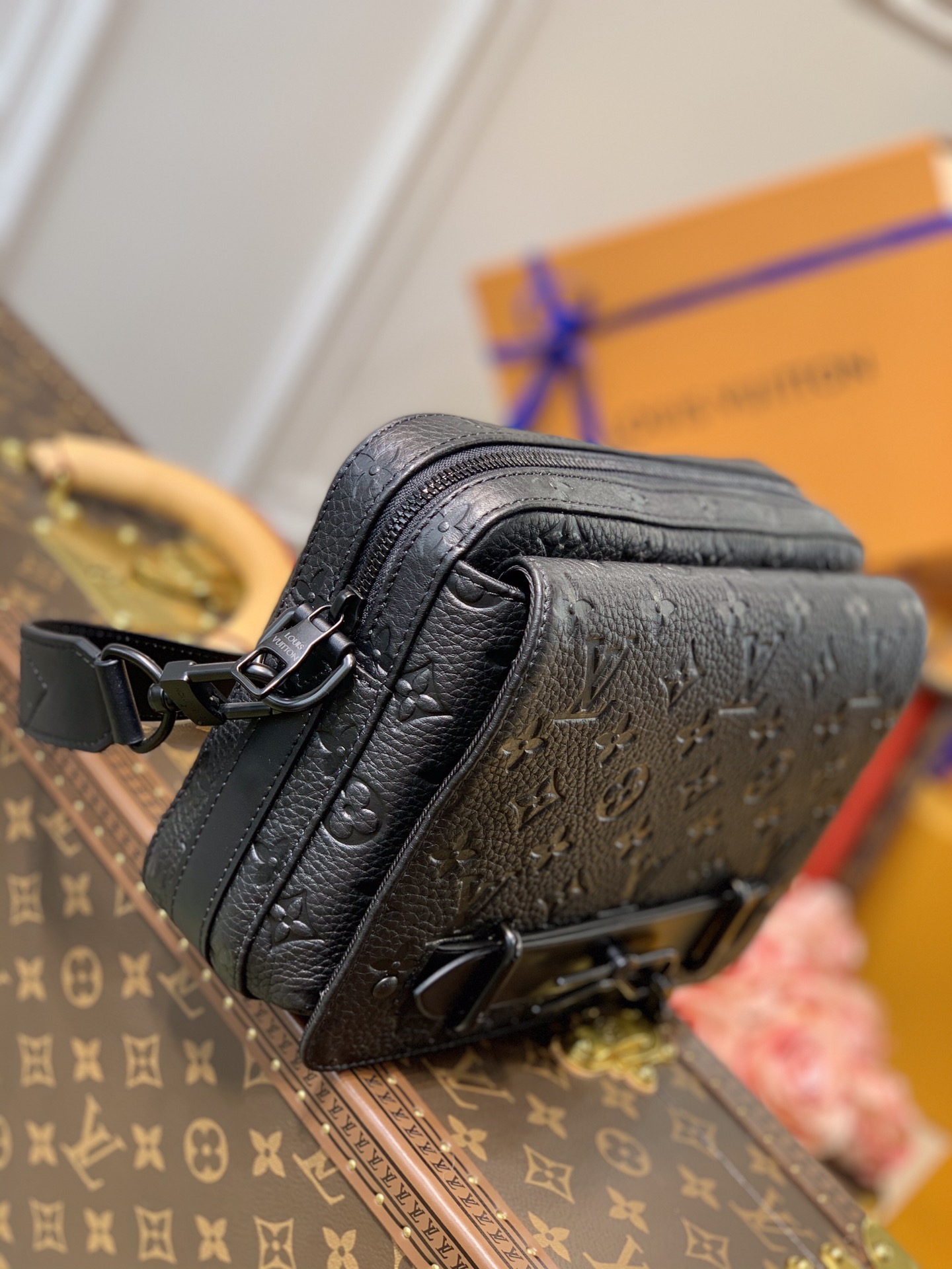 Louis Vuitton LV Steamer 邮差包 M57307