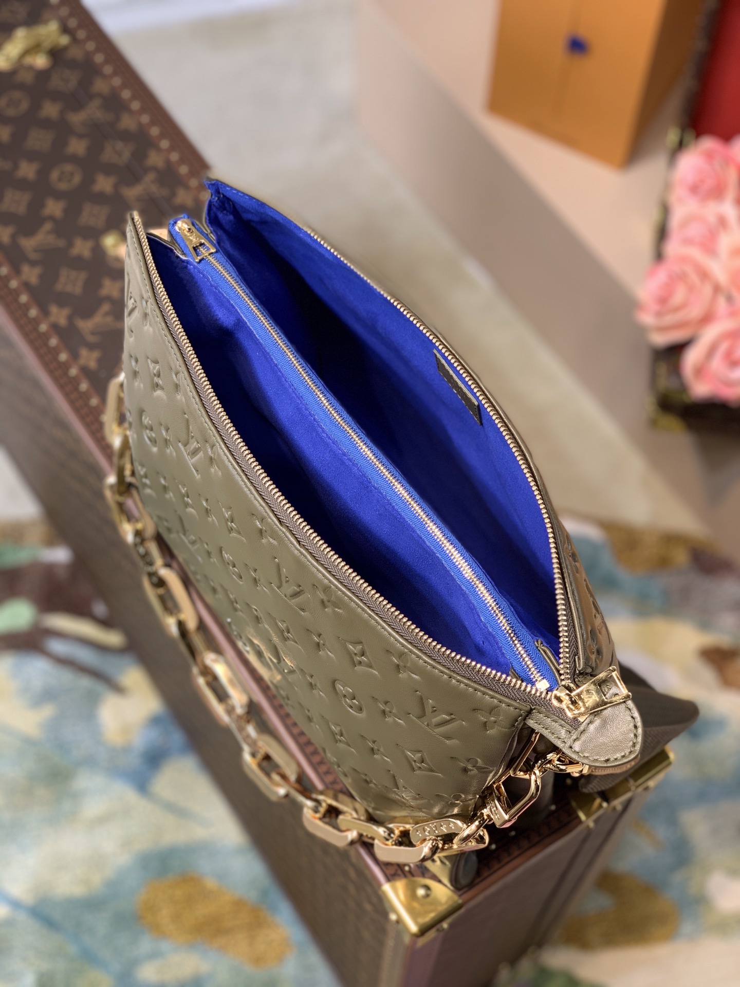 Louis Vuitton LV Coussin 链条包 M57782卡其绿