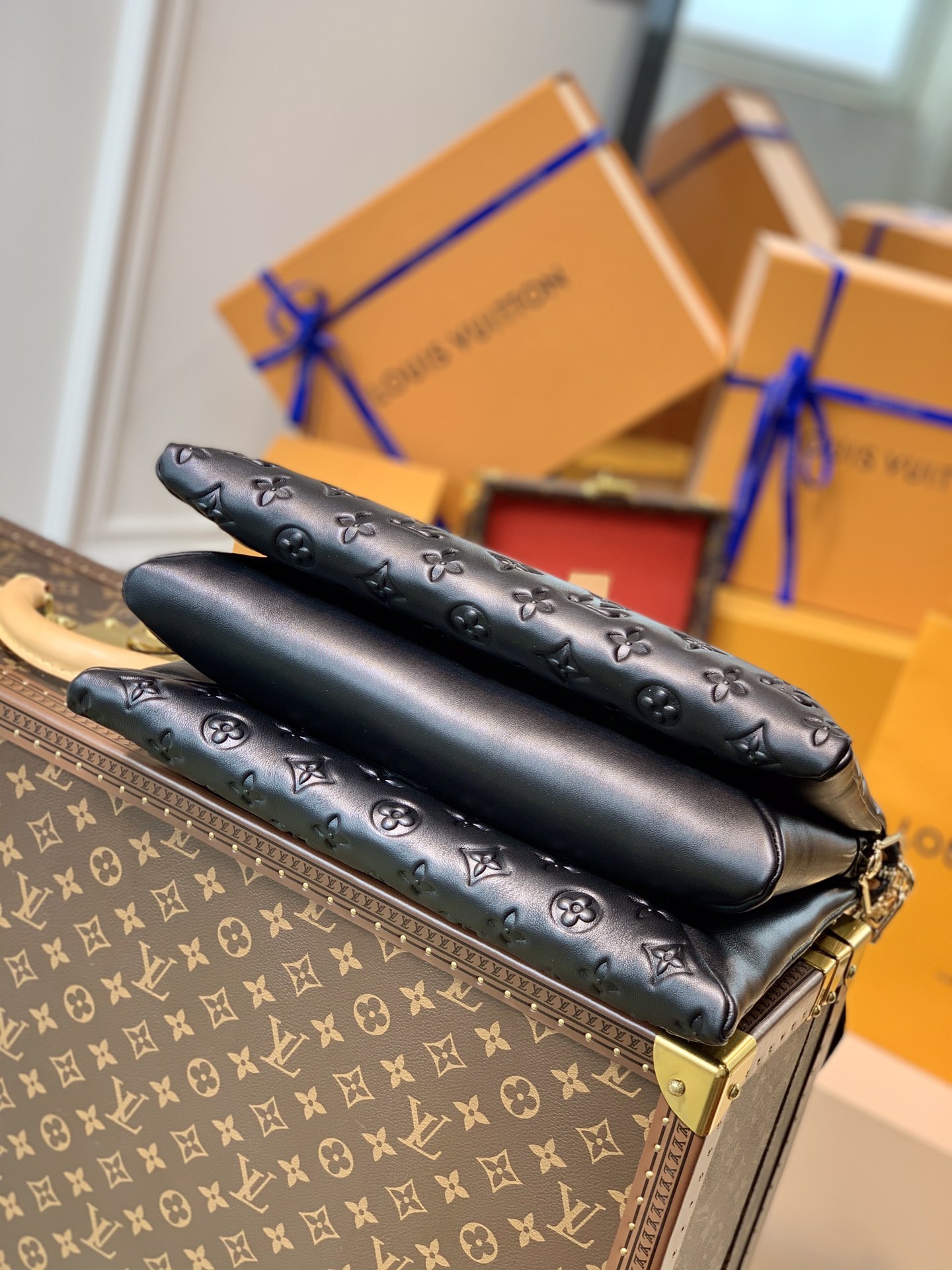 Louis Vuitton LV Coussin 链条包 M57783黑色