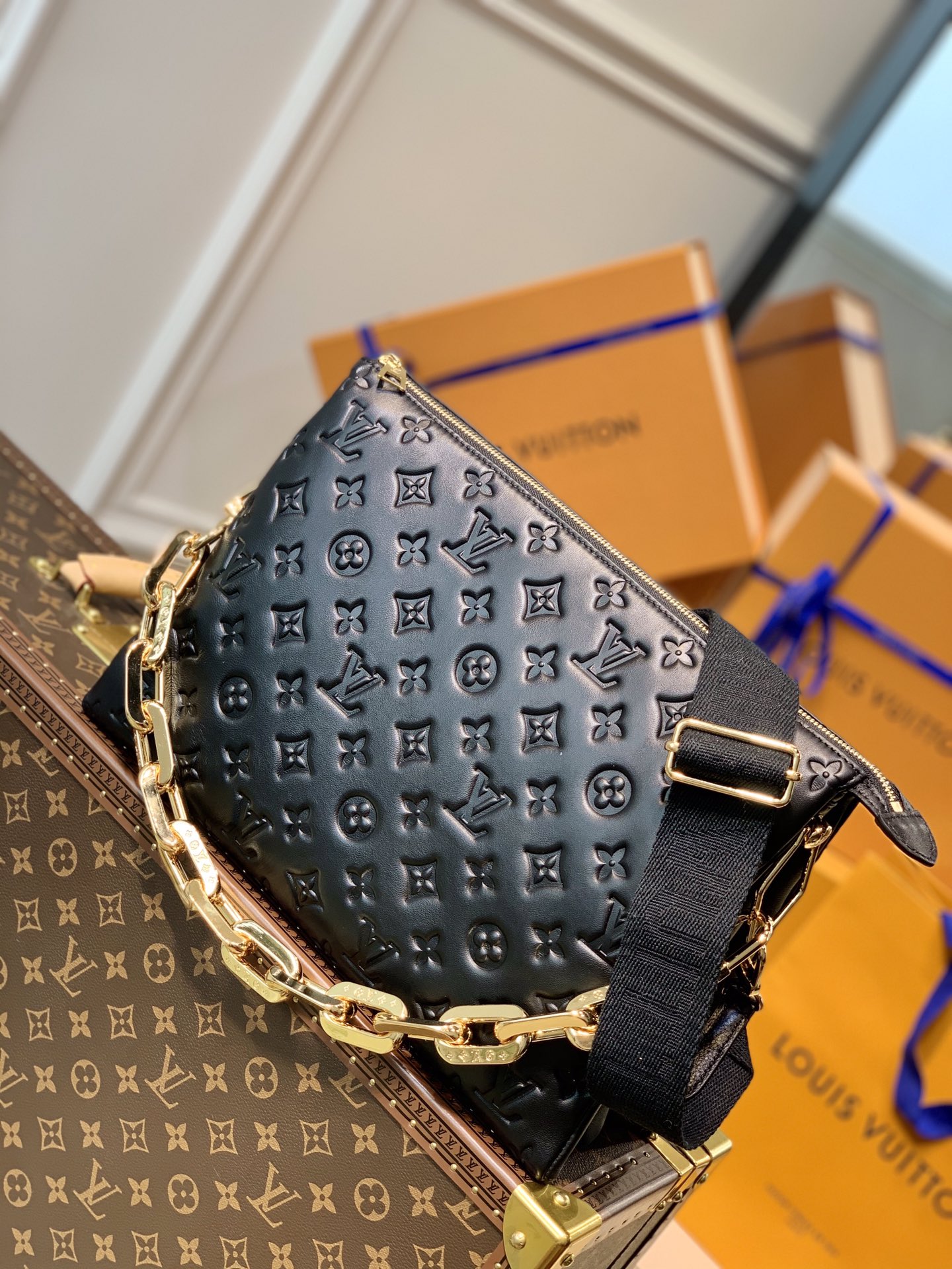 Louis Vuitton LV Coussin 链条包 M57783黑色