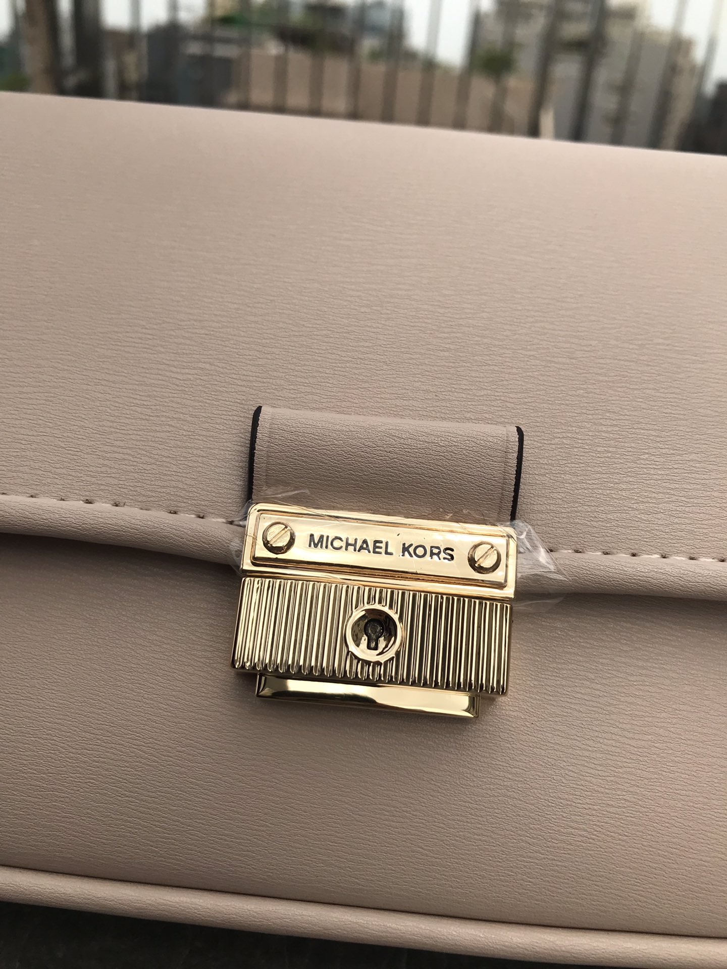Michael Kors ～小号腋下包，粉色