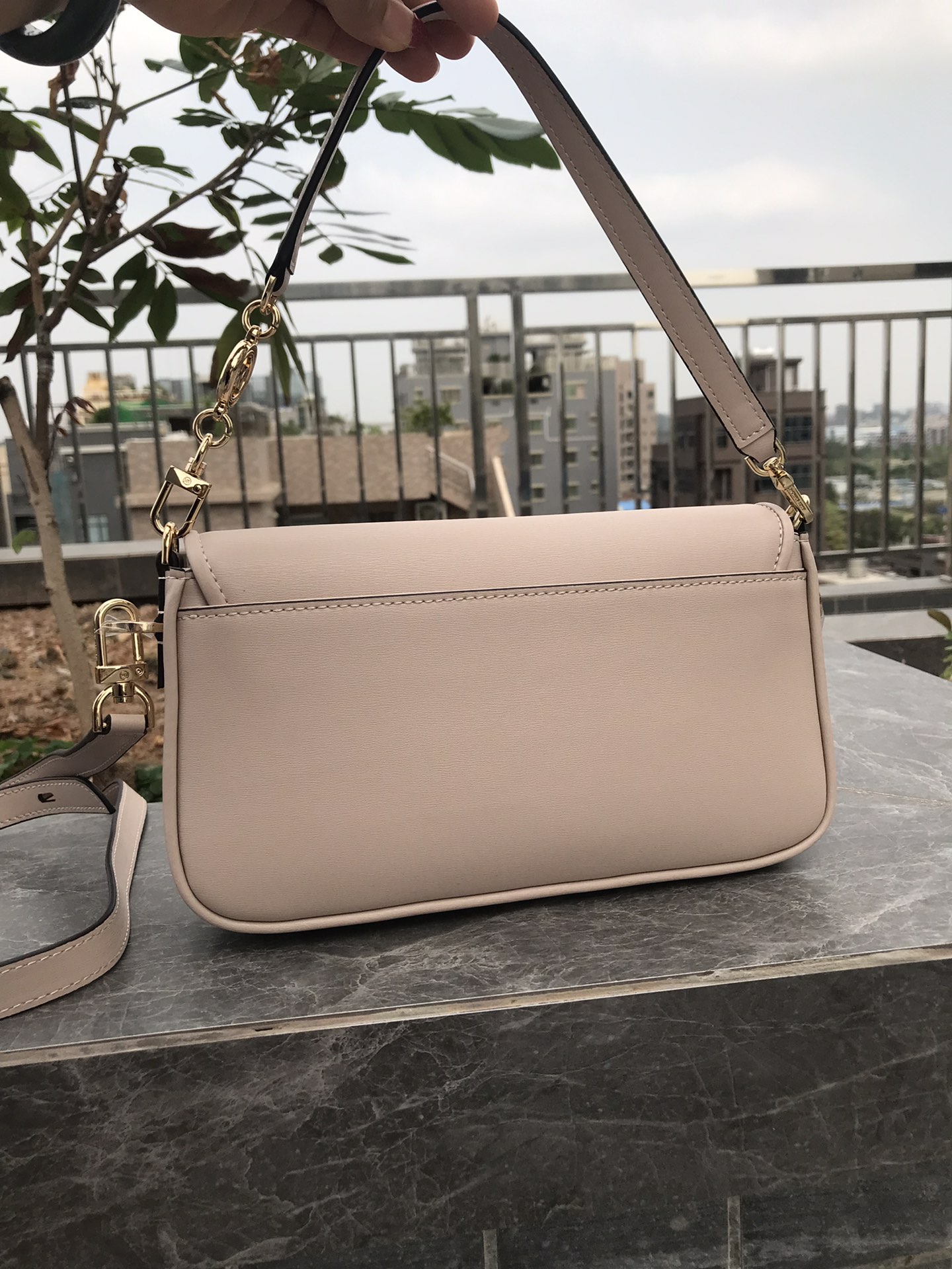 Michael Kors ～小号腋下包，粉色