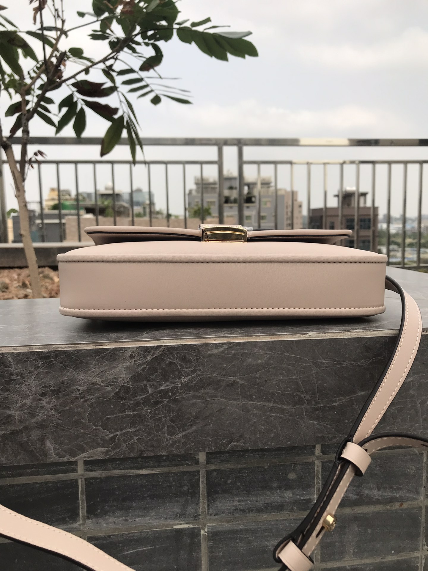 Michael Kors ～小号腋下包，粉色