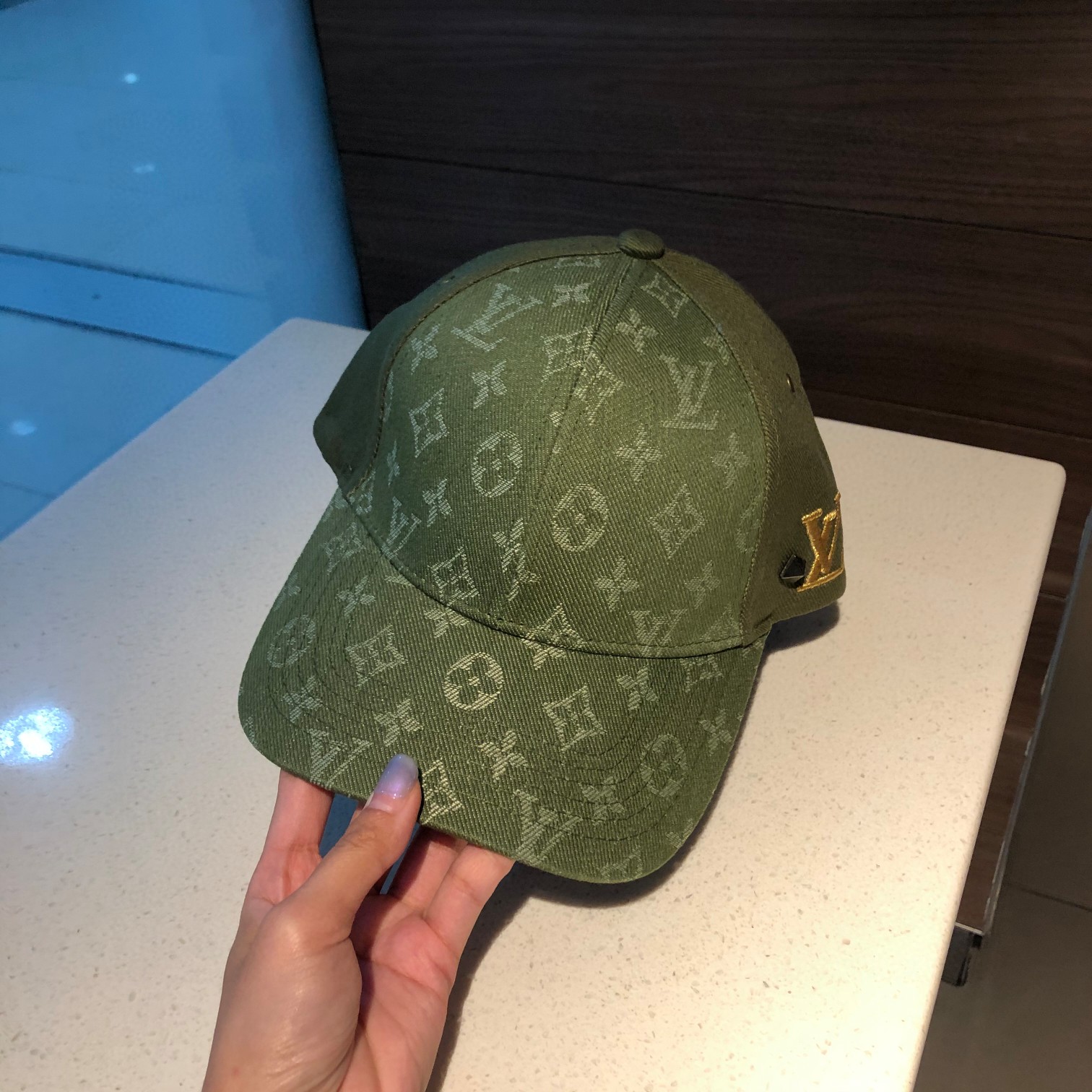 As principais marcas como
 Louis Vuitton Aaaaa
 Chapéus Boné de Beisebol Impressão