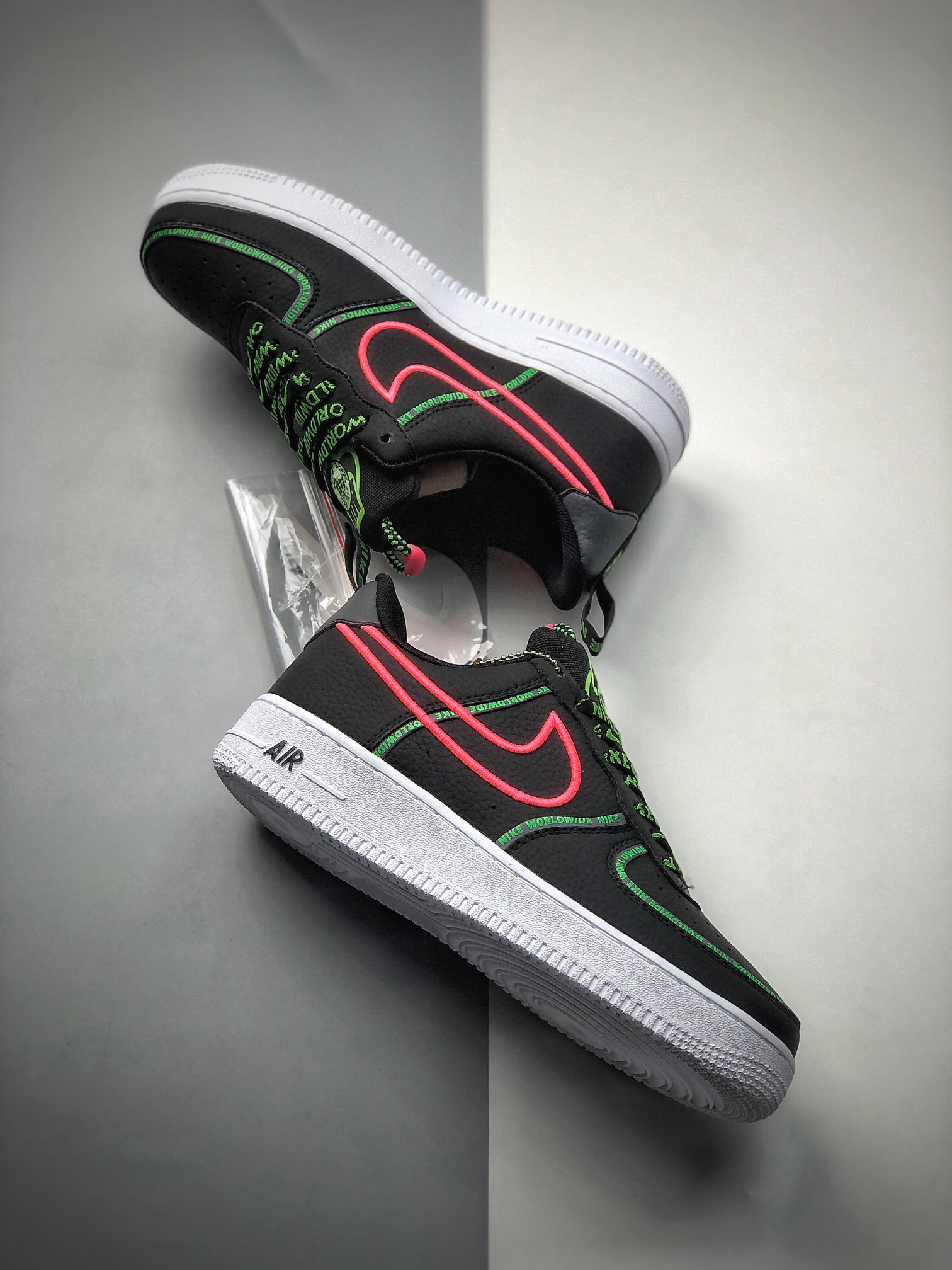 240 NIKE FORCE空军一号运动休闲板鞋CK7213-001