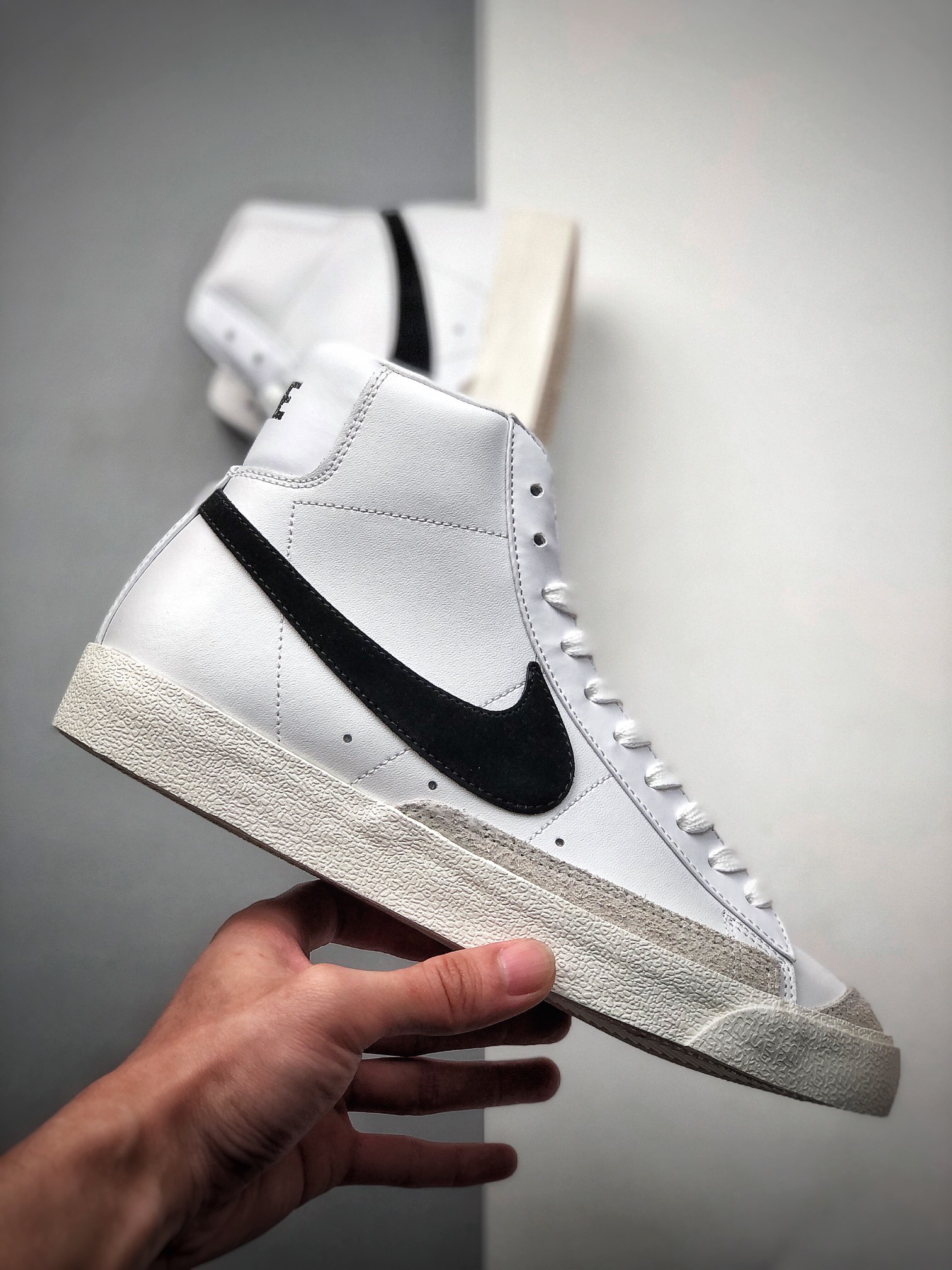 220 纯原NIKE ZOOM BLAZER MID 经典 白黑勾 BQ6806-100-莆田鞋,莆田鞋货源,高仿鞋,高仿鞋货源,安福档口,莆田高仿鞋,莆田鞋批发,高仿鞋批发,莆田高仿运动鞋,高仿运动鞋,莆田运动鞋 220 纯原NIKE ZOOM BLAZER MID 经典 白黑勾 BQ6806-100