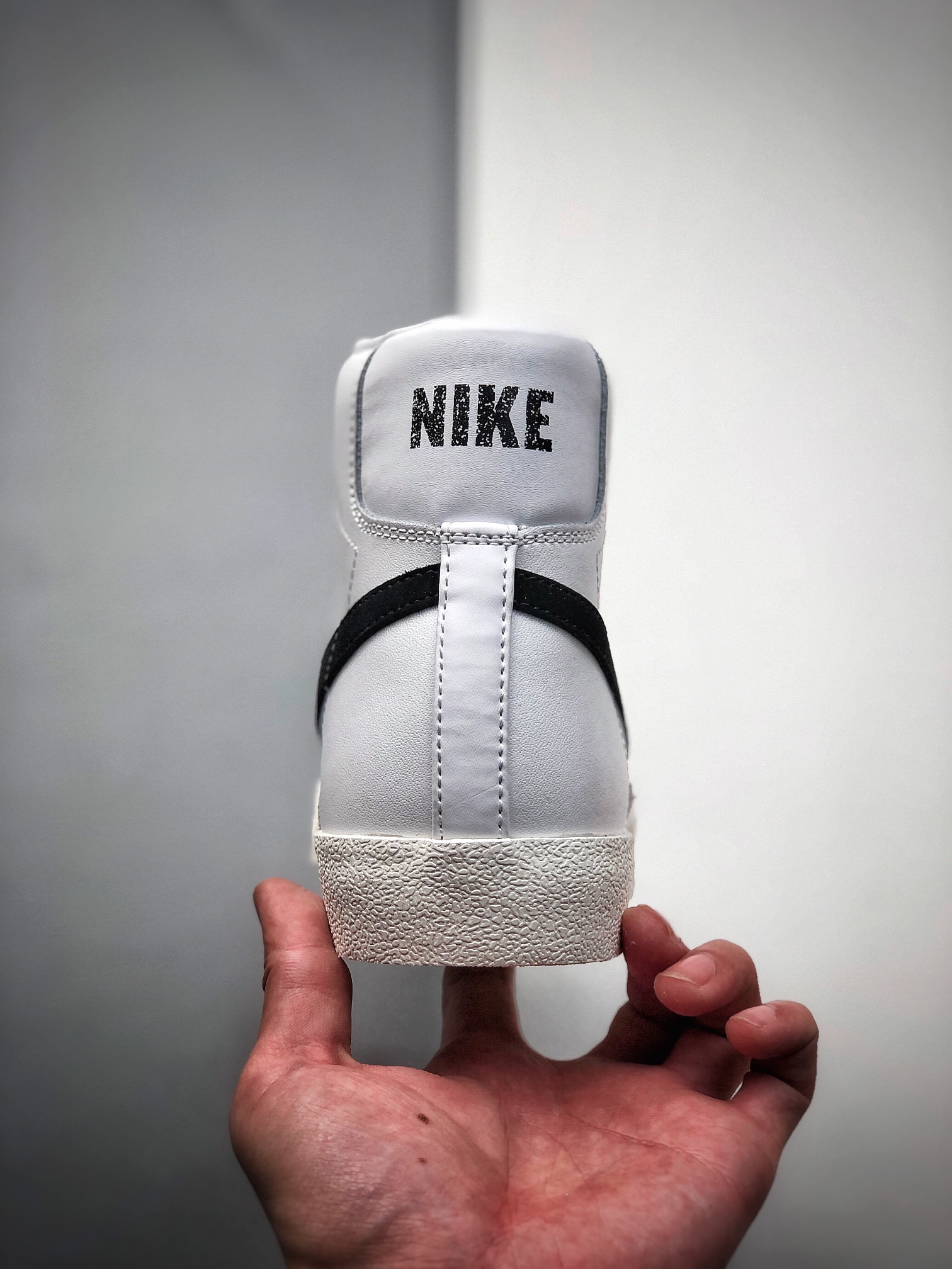 220 纯原NIKE ZOOM BLAZER MID 经典 白黑勾 BQ6806-100-莆田鞋,莆田鞋货源,高仿鞋,高仿鞋货源,安福档口,莆田高仿鞋,莆田鞋批发,高仿鞋批发,莆田高仿运动鞋,高仿运动鞋,莆田运动鞋 220 纯原NIKE ZOOM BLAZER MID 经典 白黑勾 BQ6806-100