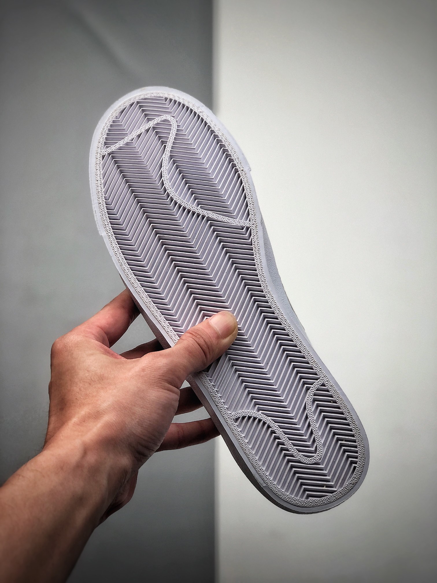 220  纯原Nike Blazer Mid ’77 Vintage 开拓者“涂鸦勾”复古高帮休闲板鞋 CW7580-101